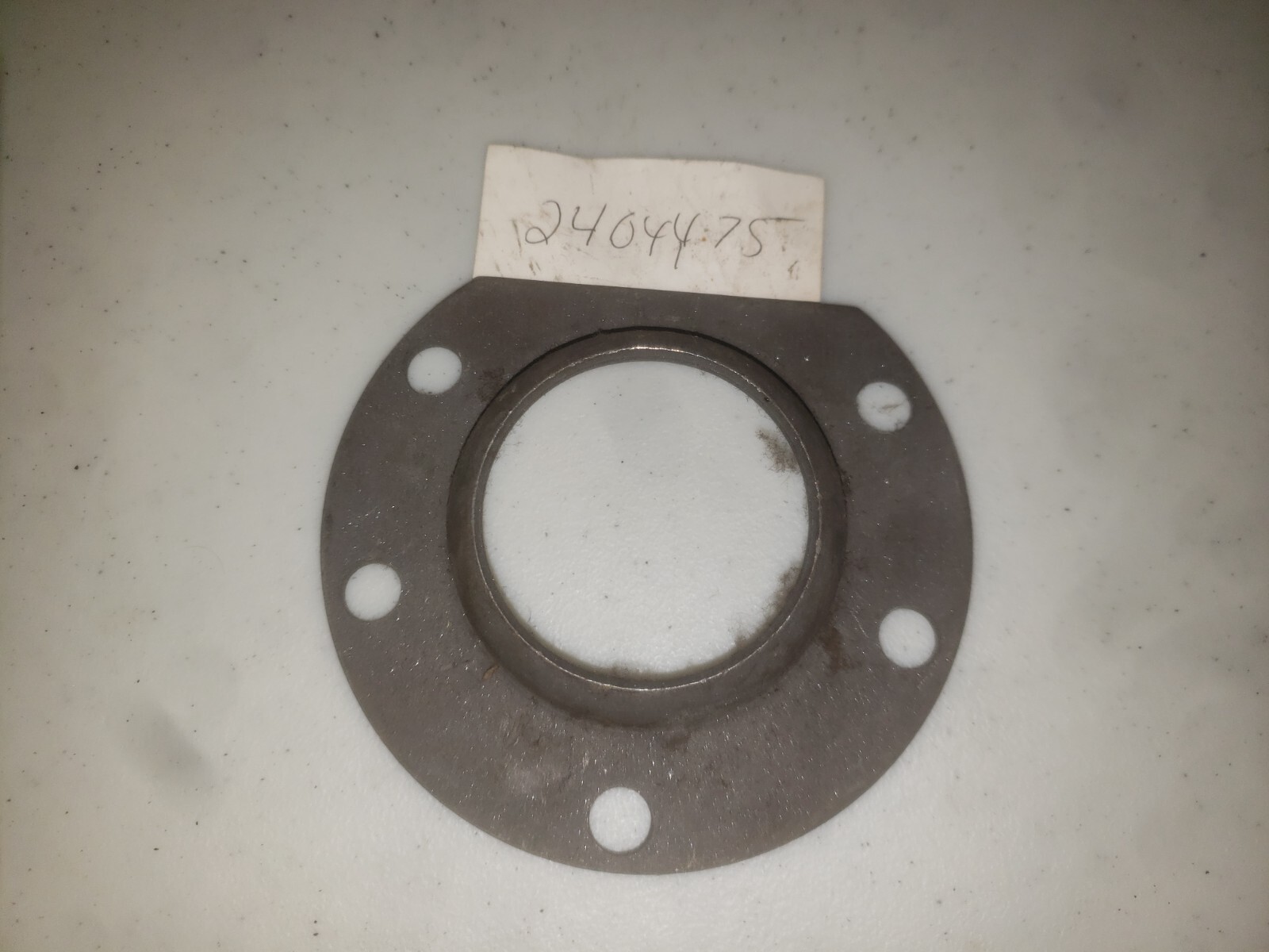 NOS 1965-74 Plymouth Chrysler Dodge 2404475 Axle Retainer NOS 1965-74 Plymouth Chrysler Dodge 2404475 Axle Retainer