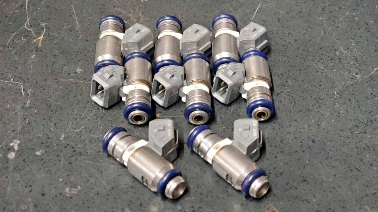 Edelbrock 3583 29 Lb/Hr Pico Fuel Injectors Qty 8 NEW Edelbrock 3583 29 Lb/Hr Pico Fuel Injectors Qty 8 NEW