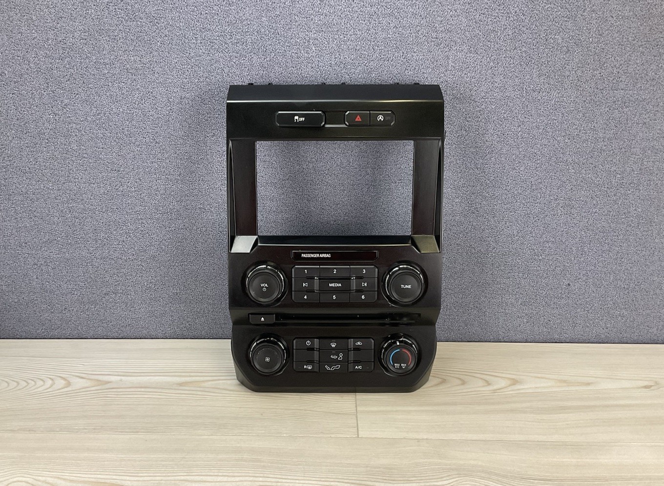 ⭐️2015-2018 Ford F-150 Audio Radio CD Climate Control Bezel Trim GL3T-18E243-CBB ⭐️2015-2018 Ford F-150 Audio Radio CD Climate Control Bezel Trim GL3T-18E243-CBB