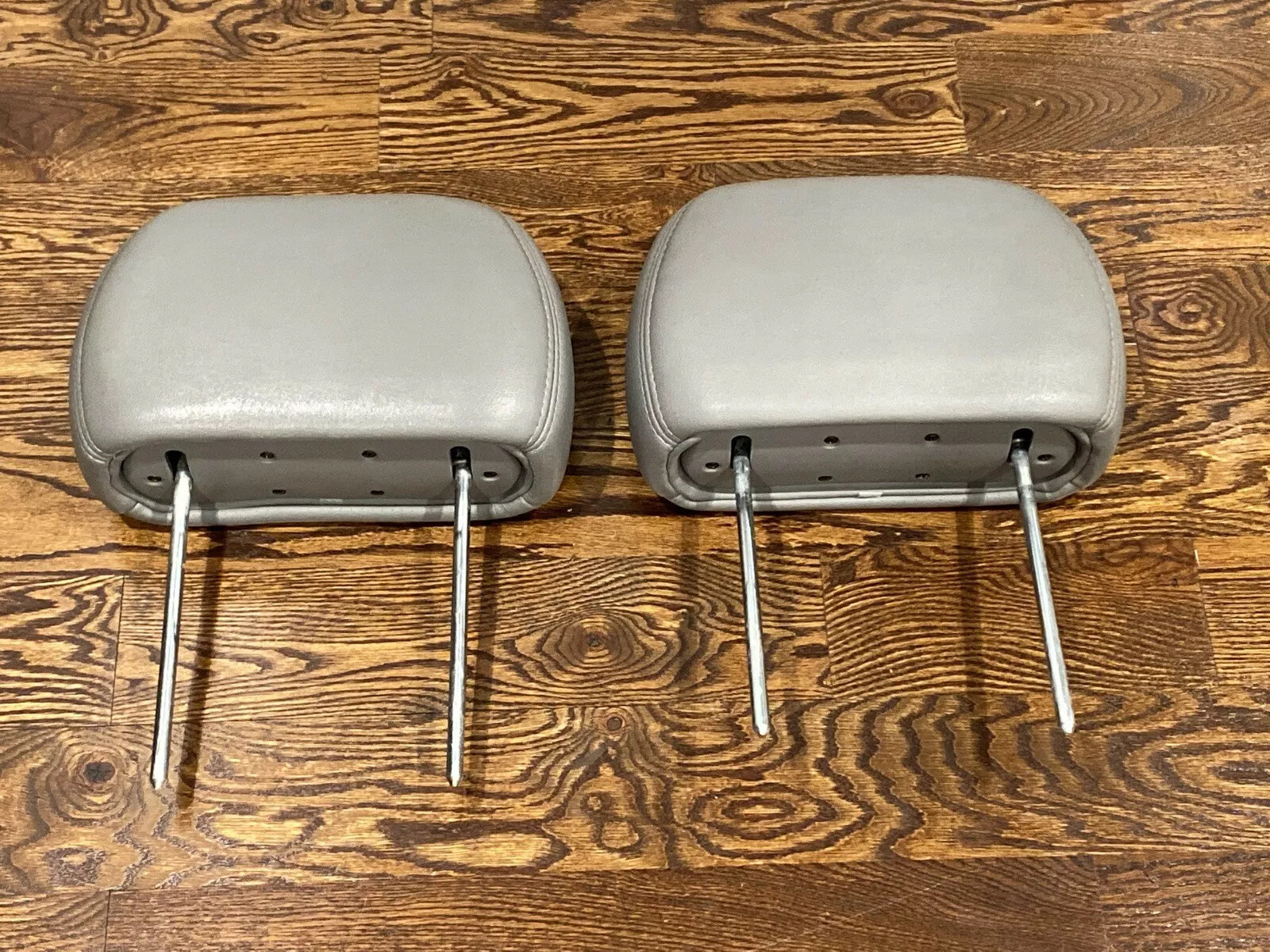 2000-2006 CHEVY GMC TRUCK SUV Gray LEATHER HEADREST TILT Matching Pair Set 2000-2006 CHEVY GMC TRUCK SUV Gray LEATHER HEADREST TILT Matching Pair Set