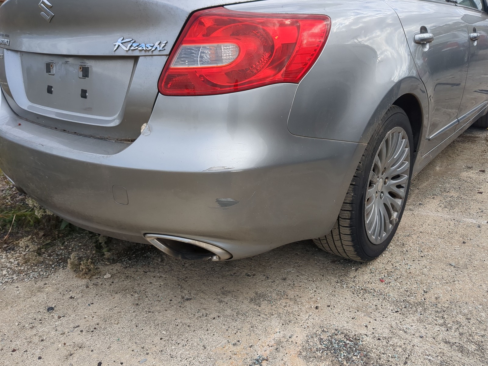 2010-2013 Suzuki Kizashi Rear Bumper Assembly Oem XRA73 2010-2013 Suzuki Kizashi Rear Bumper Assembly Oem XRA73