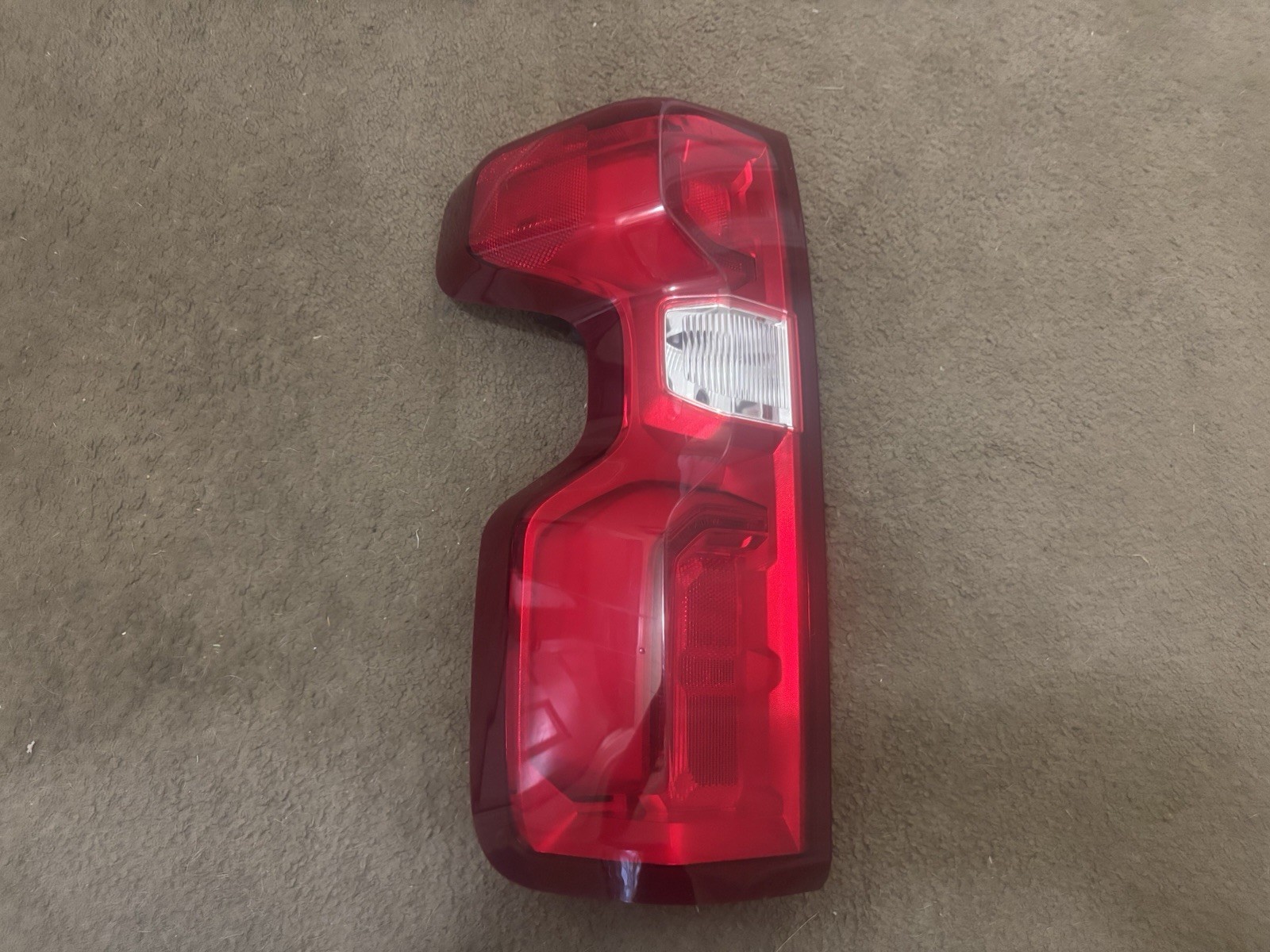 2019 - 2025 CHEVROLET SILVERADO 1500 LH LEFT DRIVER SIDE LED TAILLIGHT OEM GOOD