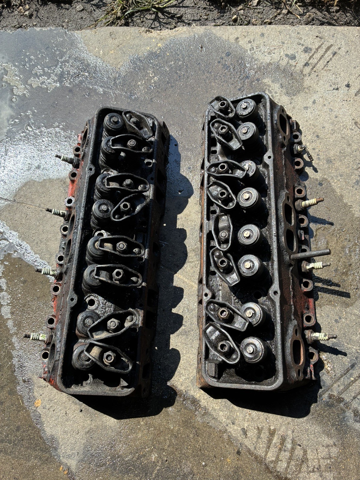 OEM GM 3890462 Cylinder Heads Small Block Chevy Camel Hump 1967 Dated