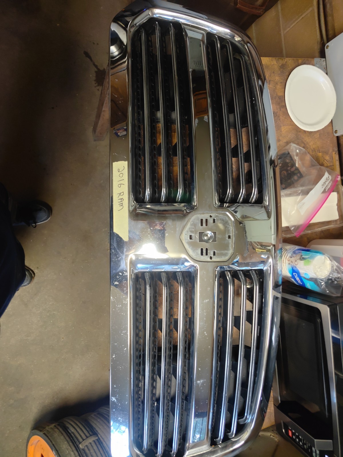 Original Used Chrome Grille Assembly For 2013 2014 2015 2016 2017 2018 DODGE Original Used Chrome Grille Assembly For 2013 2014 2015 2016 2017 2018 DODGE