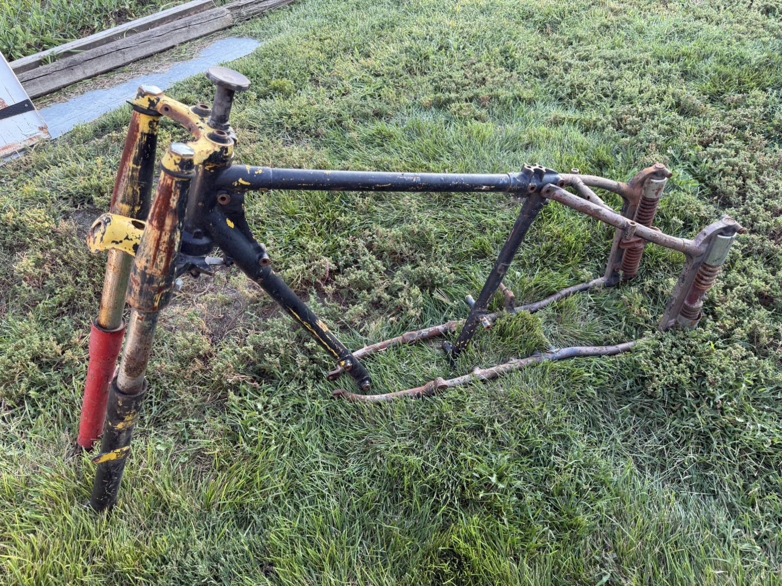 Indian 1949 Arrow - Scout - Vertical - Complete Front End & Rear Frame -Vintage