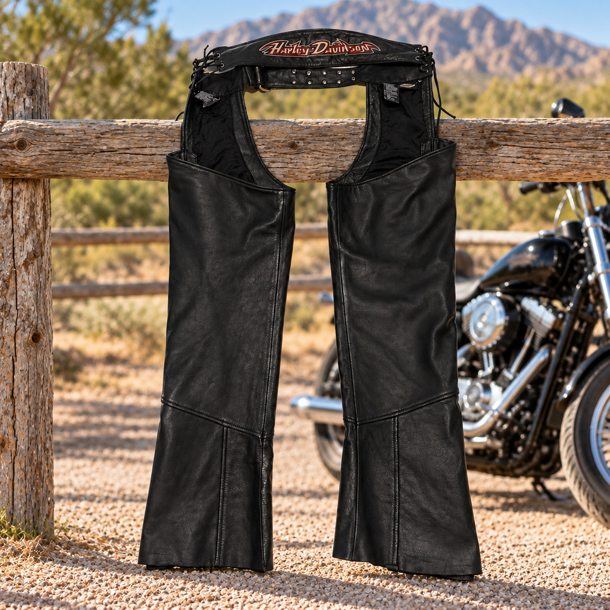 Harley Davidson Black Leather Deluxe Motorcycle Biker Chaps, Womens M, USA Made Harley Davidson Black Leather Deluxe Motorcycle Biker Chaps, Womens M, USA Made