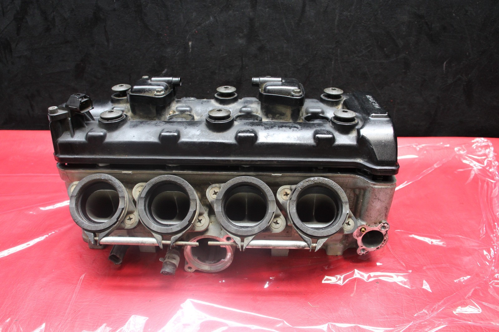 2005-2006 Suzuki GSXR 1000 Top End Engine Head Valve Cylinder #8897 T-22 2005-2006 Suzuki GSXR 1000 Top End Engine Head Valve Cylinder #8897 T-22