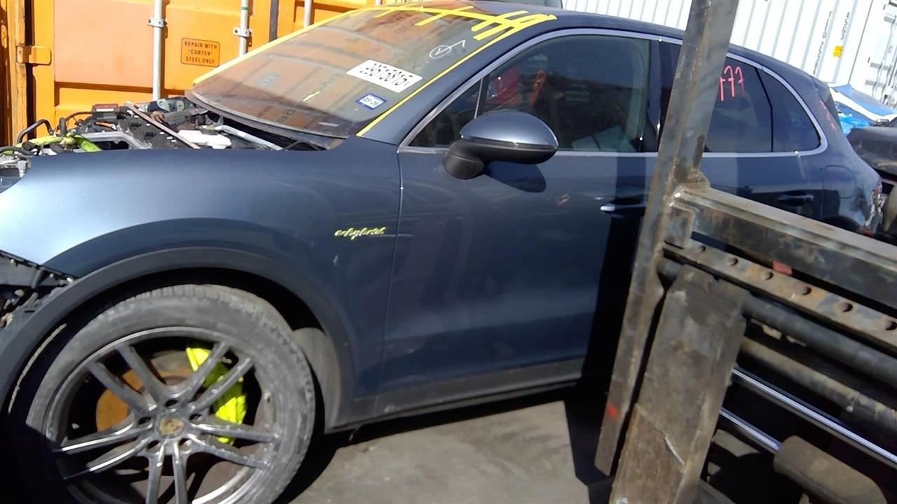 Driver Left Front Spindle/Knuckle Fits 19 PORSCHE CAYENNE 696973