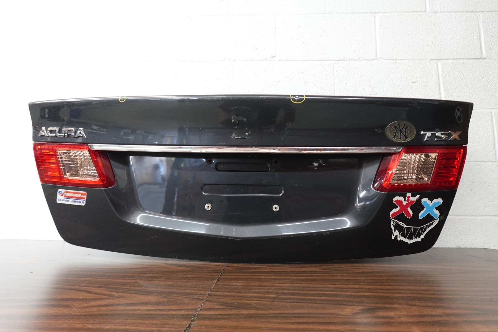 2009-2010 ACURA TSX TRUNK LID COMPLETE (OEM) 2009-2010 ACURA TSX TRUNK LID COMPLETE (OEM)
