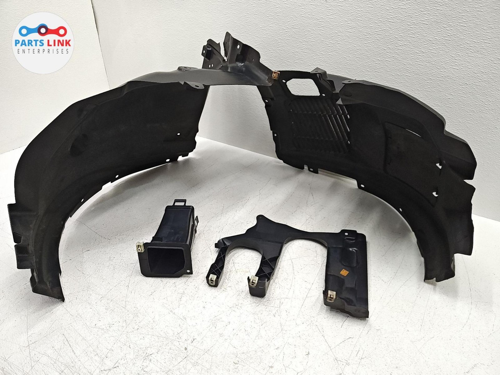 2018-24 BMW X3 M COMPETITION F97 FRONT RIGHT FENDER WHEELHOUSE LINER SHIELD OEM