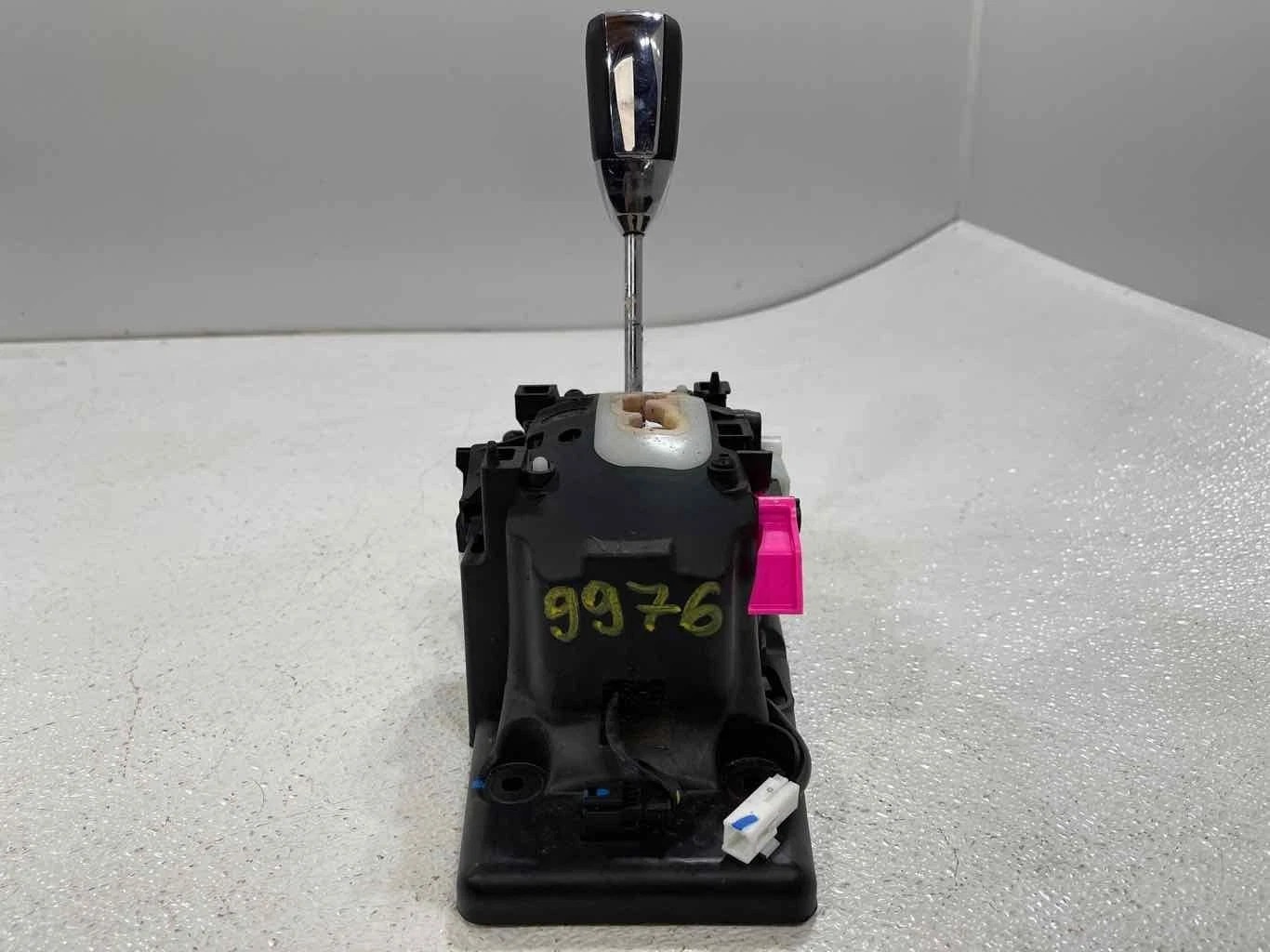 2011 - 2019 Dodge Journey Automatic Transmission Floor Gear Shifter Assembly OEM