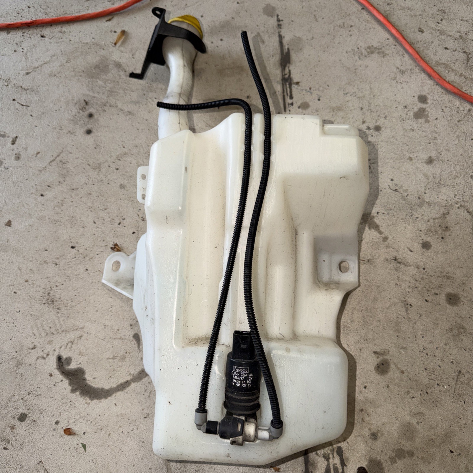 FORD ESCAPE 13-19 OEM WINDSHIELD WASHER FLUID RESERVOIR TANK