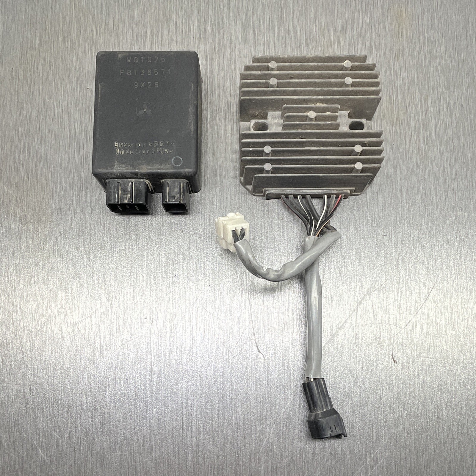 2003 2009 Arctic Cat 500 Automatic OEM CDI Unit  OEM # 3530-039  F8T39372 GOOD
