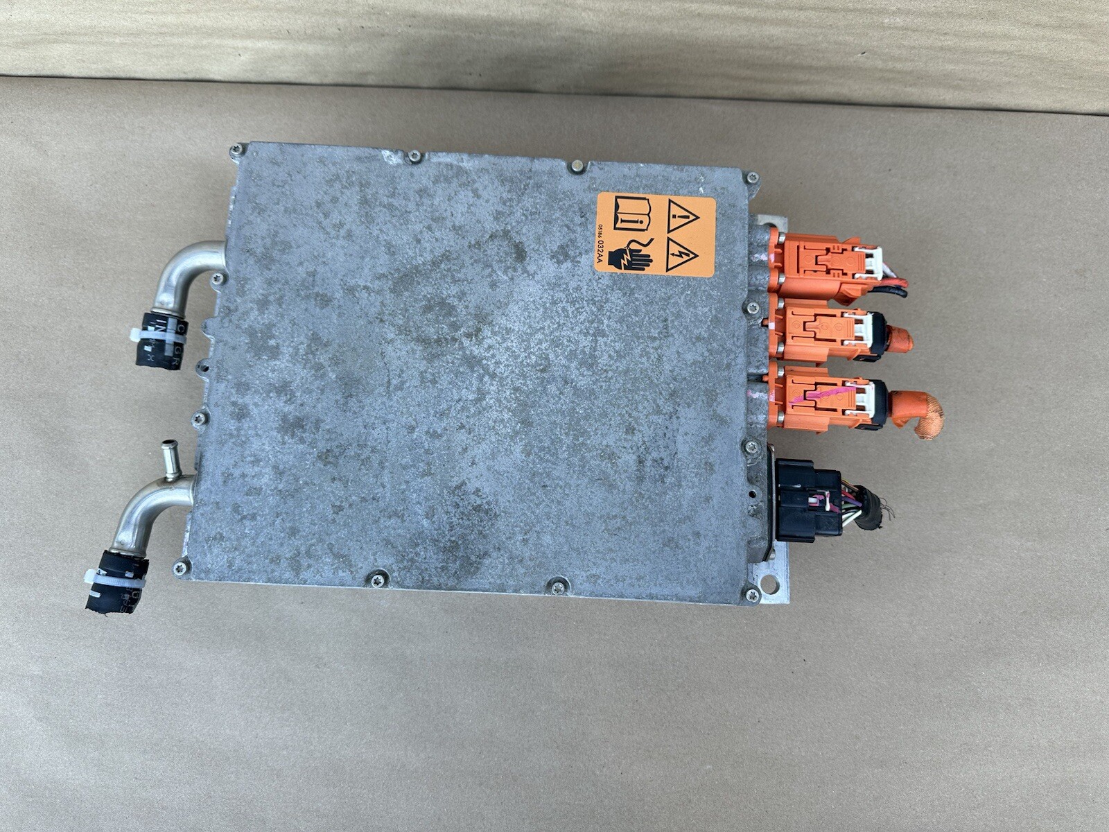 2012-2016 Fiat 500e EV On Board Charger Charging Unit 05185004AD 2012-2016 Fiat 500e EV On Board Charger Charging Unit 05185004AD