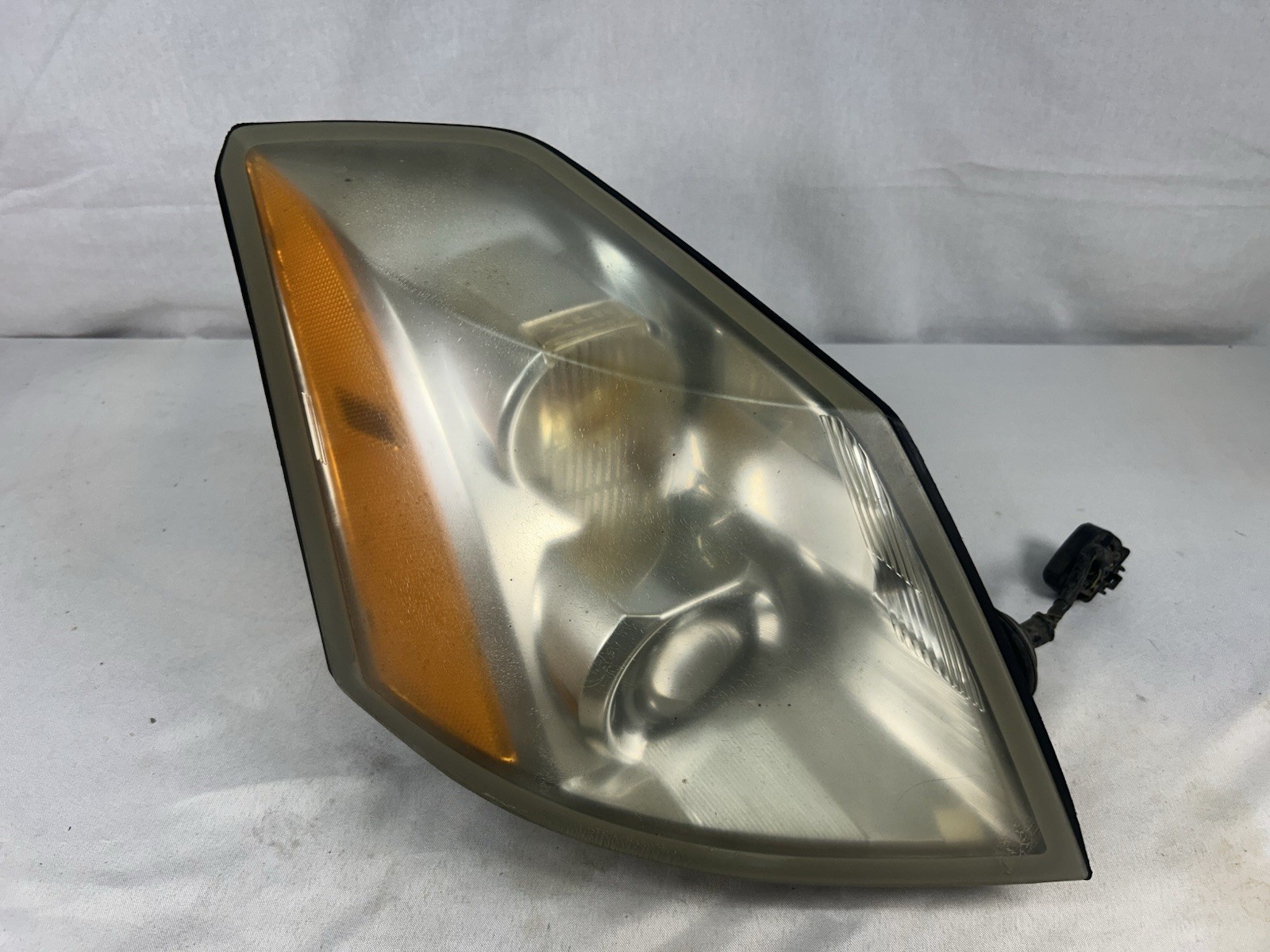 2006 Cadillac XLR RH Passenger Side Headlight Assembly USED OEM 2006 Cadillac XLR RH Passenger Side Headlight Assembly USED OEM
