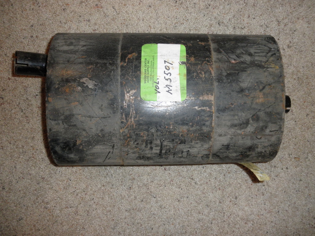 NOS Volvo#663.456 1959-62 B16,P121,122S,Amazon,P220 BapGeon#M5507 Center Muffler NOS Volvo#663.456 1959-62 B16,P121,122S,Amazon,P220 BapGeon#M5507 Center Muffler