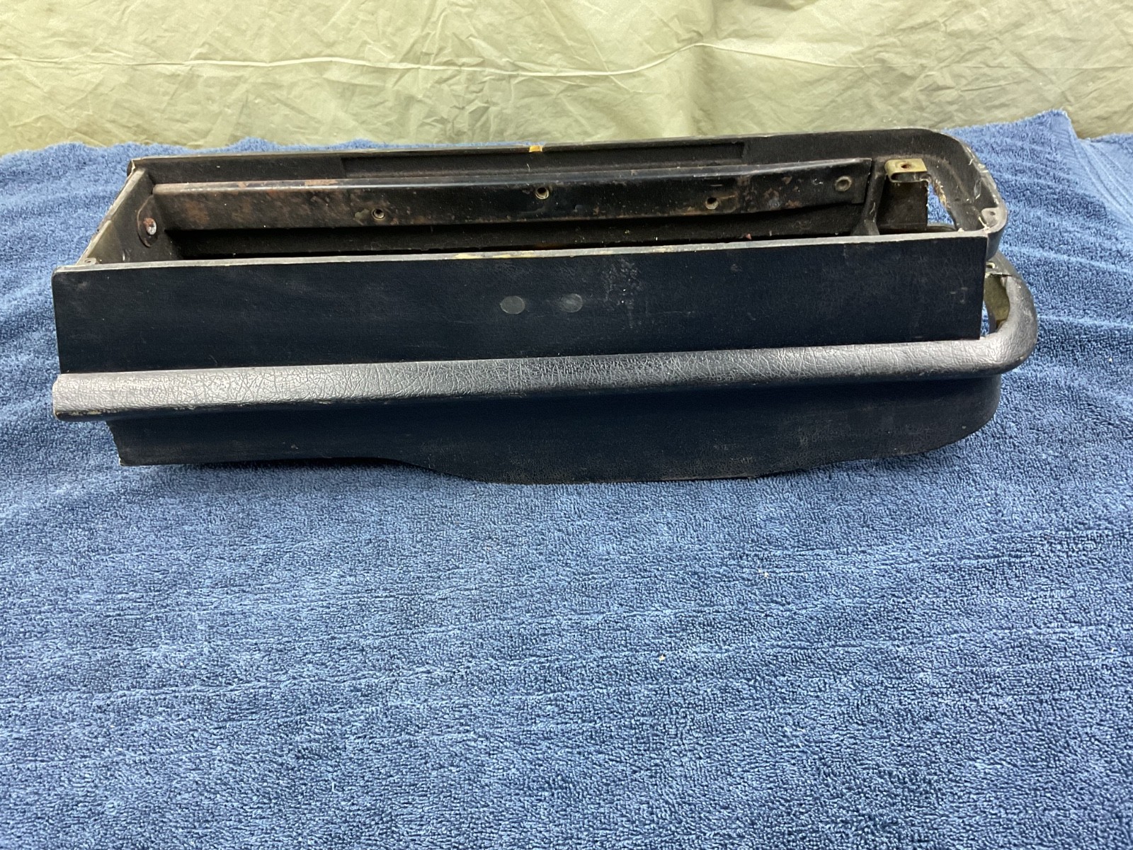 64 65 66 67 Oldsmobile 442 Cutlass 4 Speed Console Rear Section RARE