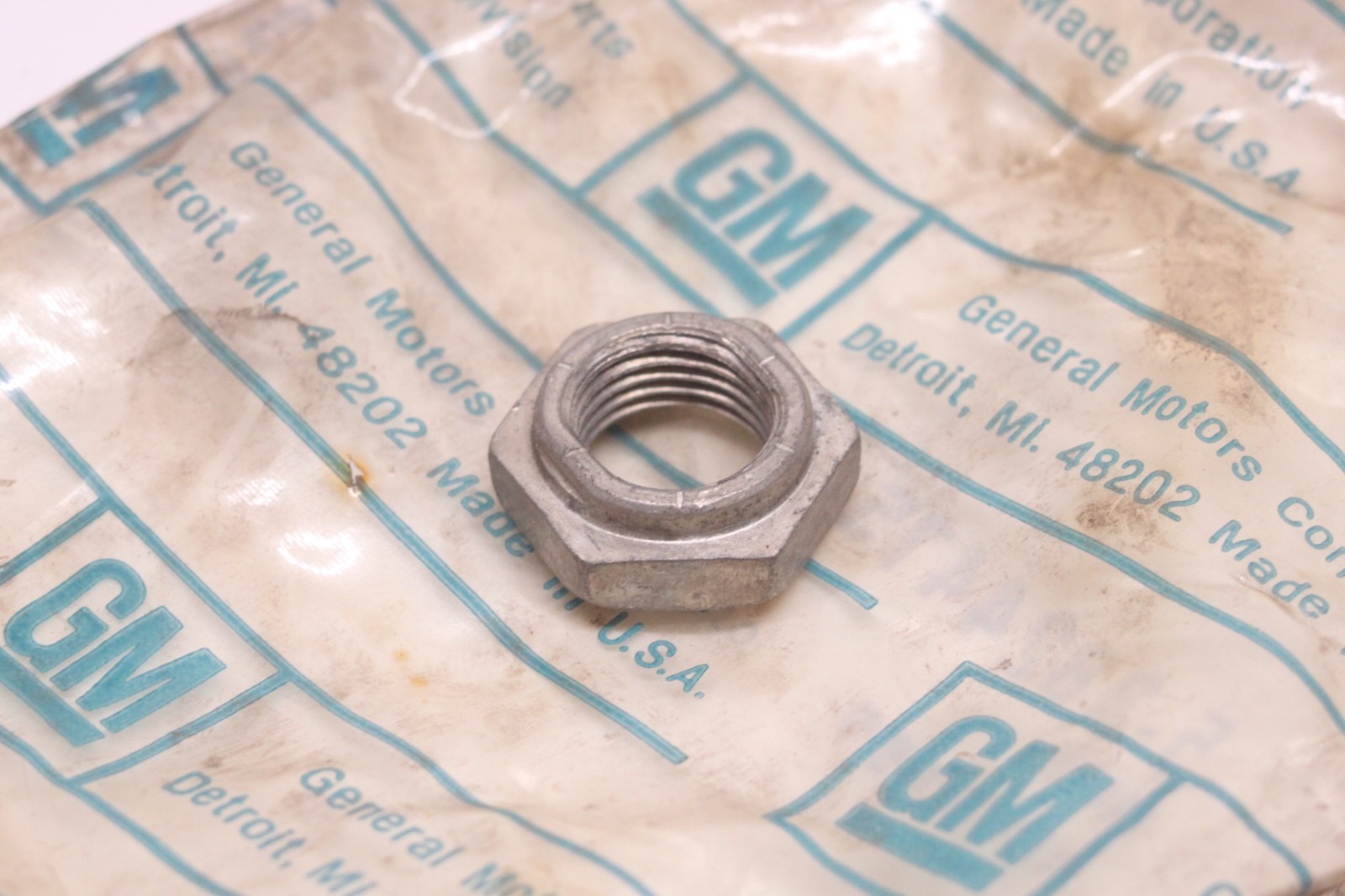NOS 1963-75 Chevrolet Corvette Power Steering Pump Pulley Nut Saginaw GM 3824475