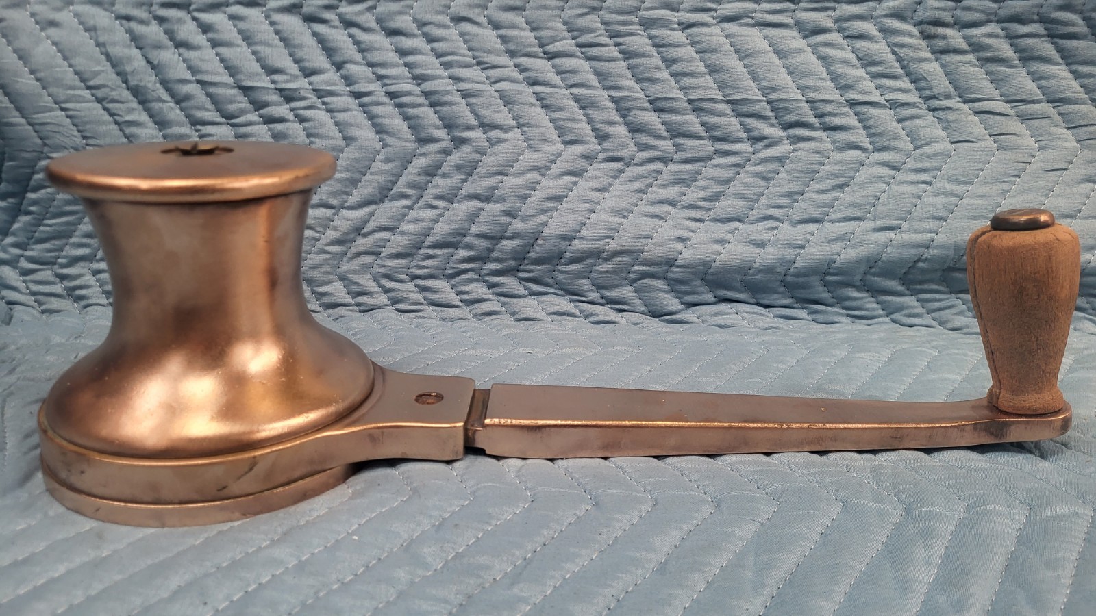 Vintage Bronze Sailboat Winch With Attached Handle 6\ Vintage Bronze Sailboat Winch With Attached Handle 6\