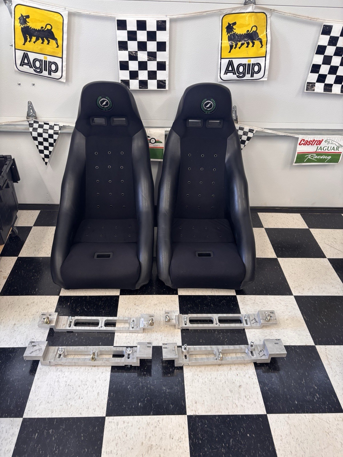 Corbeau Vintage retro Seats. Porsche 911, Datsun, Toyota Corbeau Vintage retro Seats. Porsche 911, Datsun, Toyota