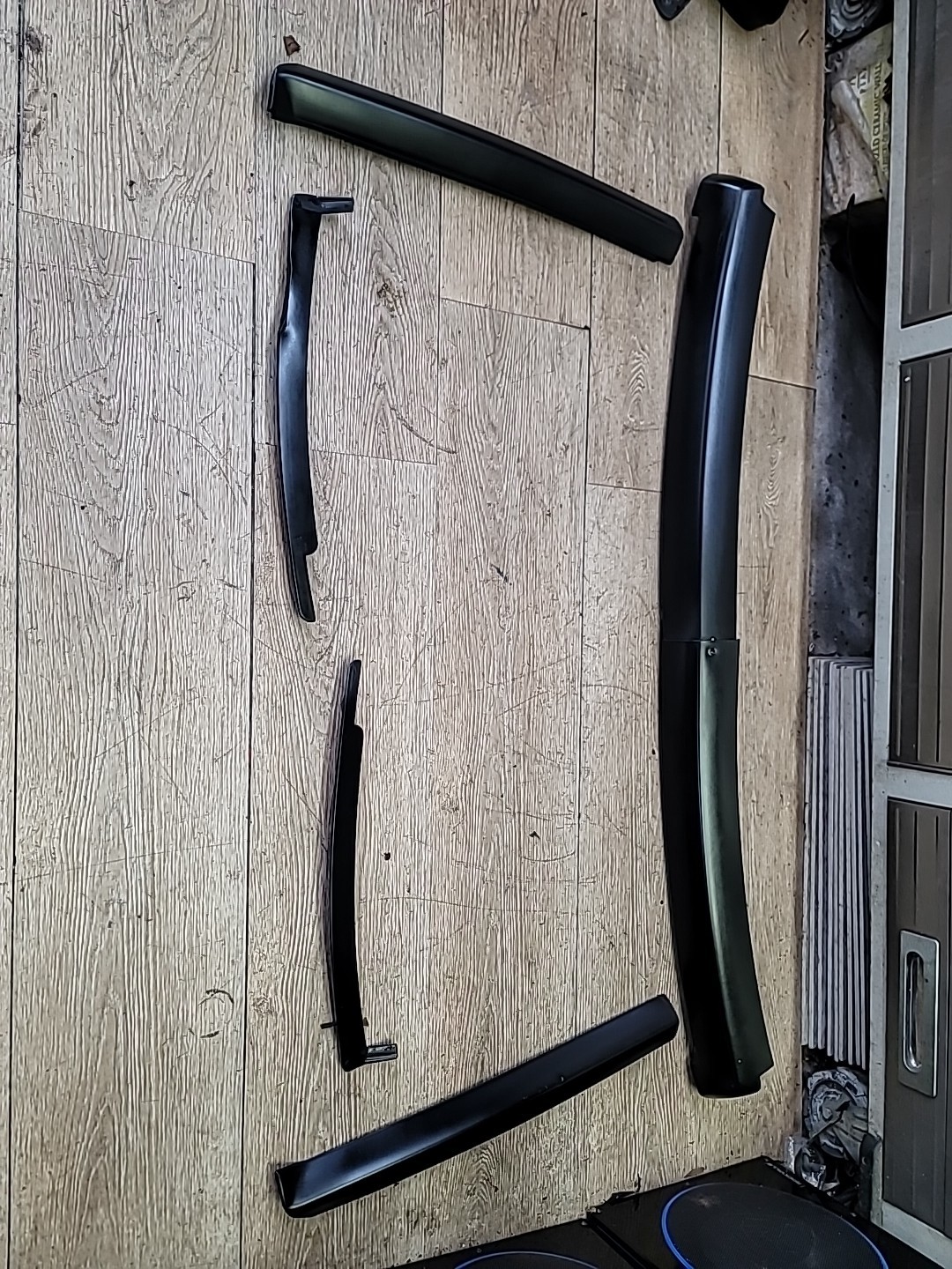 1987-93 Ford Mustang Convertible Front Window Trim Exterior Windshield Molding 1987-93 Ford Mustang Convertible Front Window Trim Exterior Windshield Molding