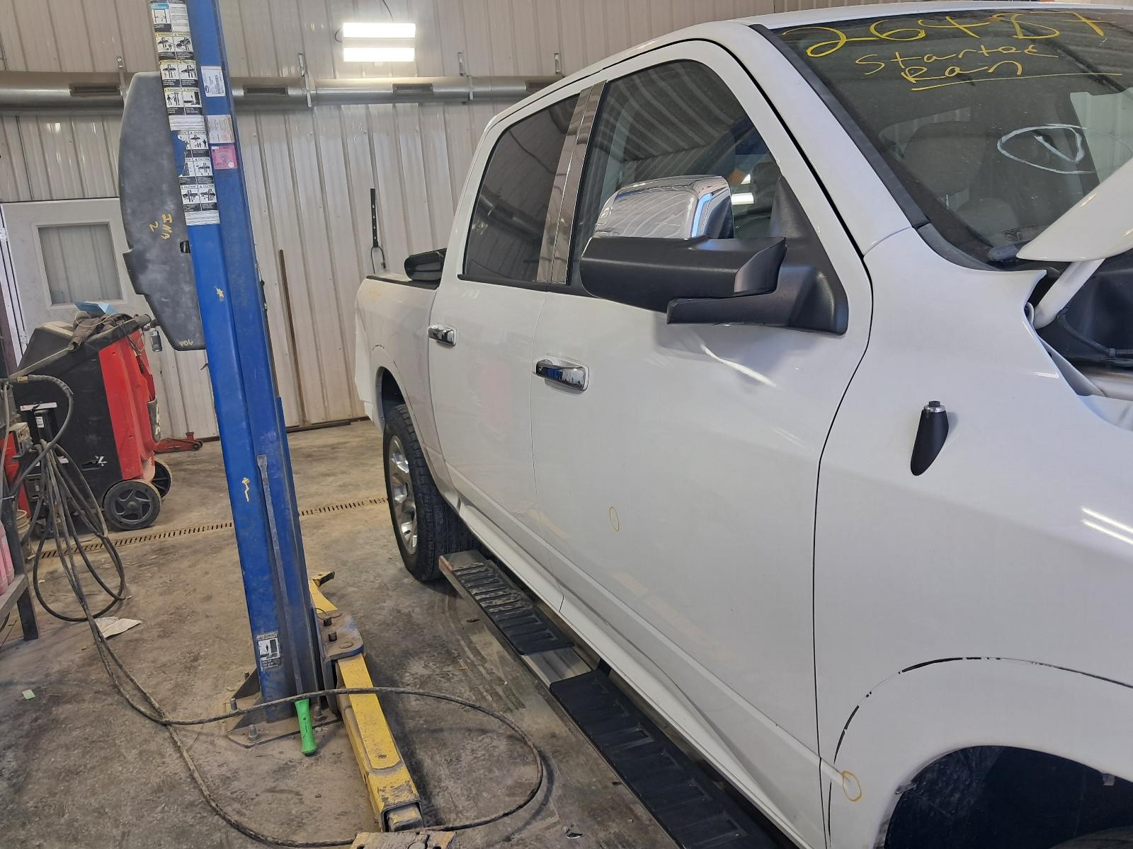 Used Right Door Mirror fits: 2015 Ram Dodge 1500 pickup Power 7x11\