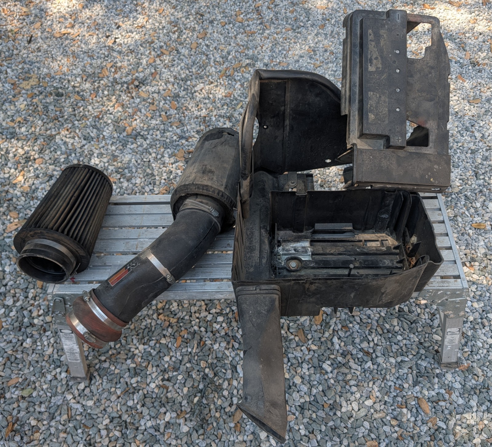 Used 2002 Ford Excursion F250 7.3L K&N Battery Tray & Cover 2 Cone Filters Used 2002 Ford Excursion F250 7.3L K&N Battery Tray & Cover 2 Cone Filters