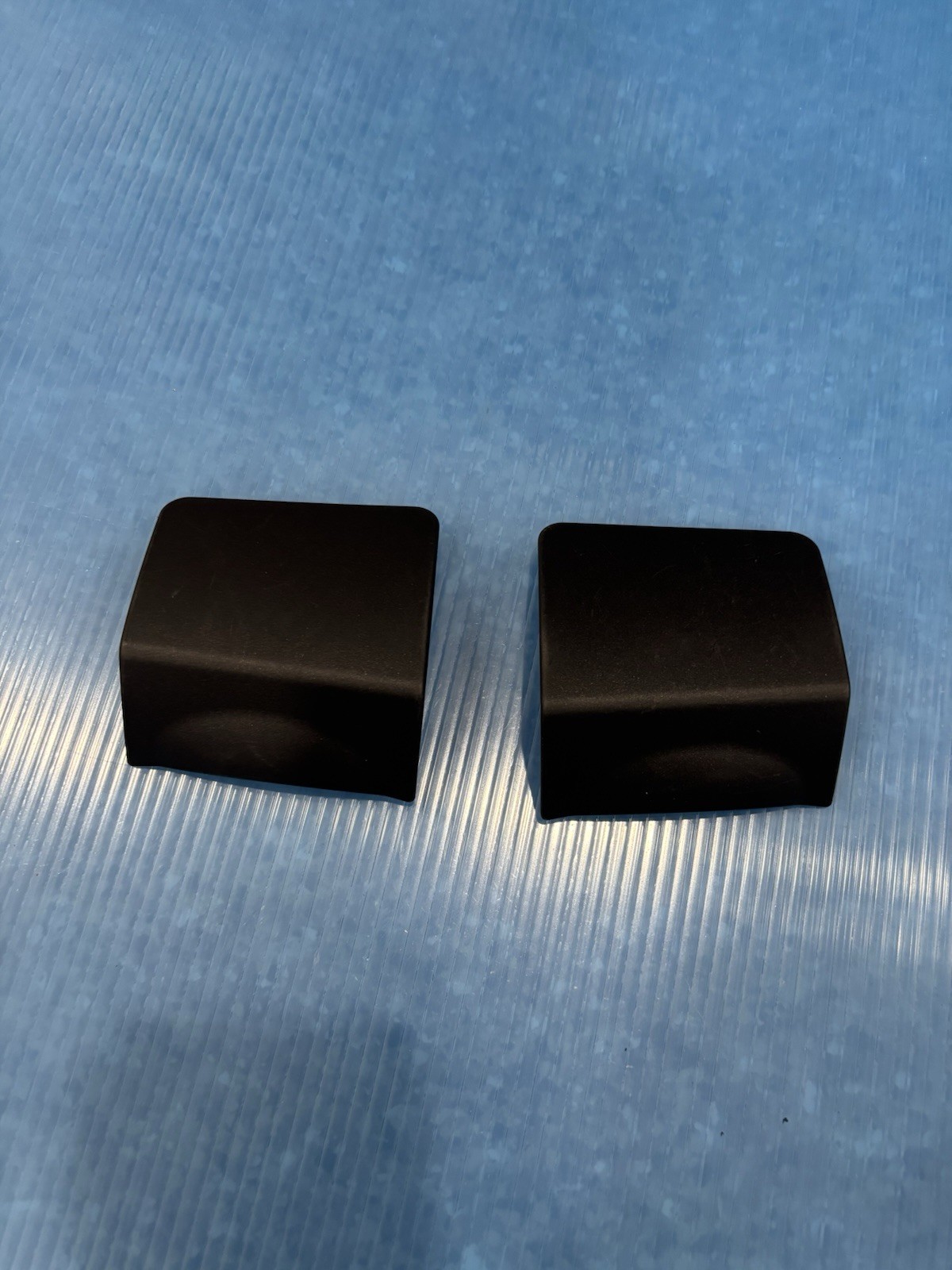 2022 Bmw X7 Cargo Covers Both Sides Used in Excellent Condition 9918022039 /40 2022 Bmw X7 Cargo Covers Both Sides Used in Excellent Condition 9918022039 /40