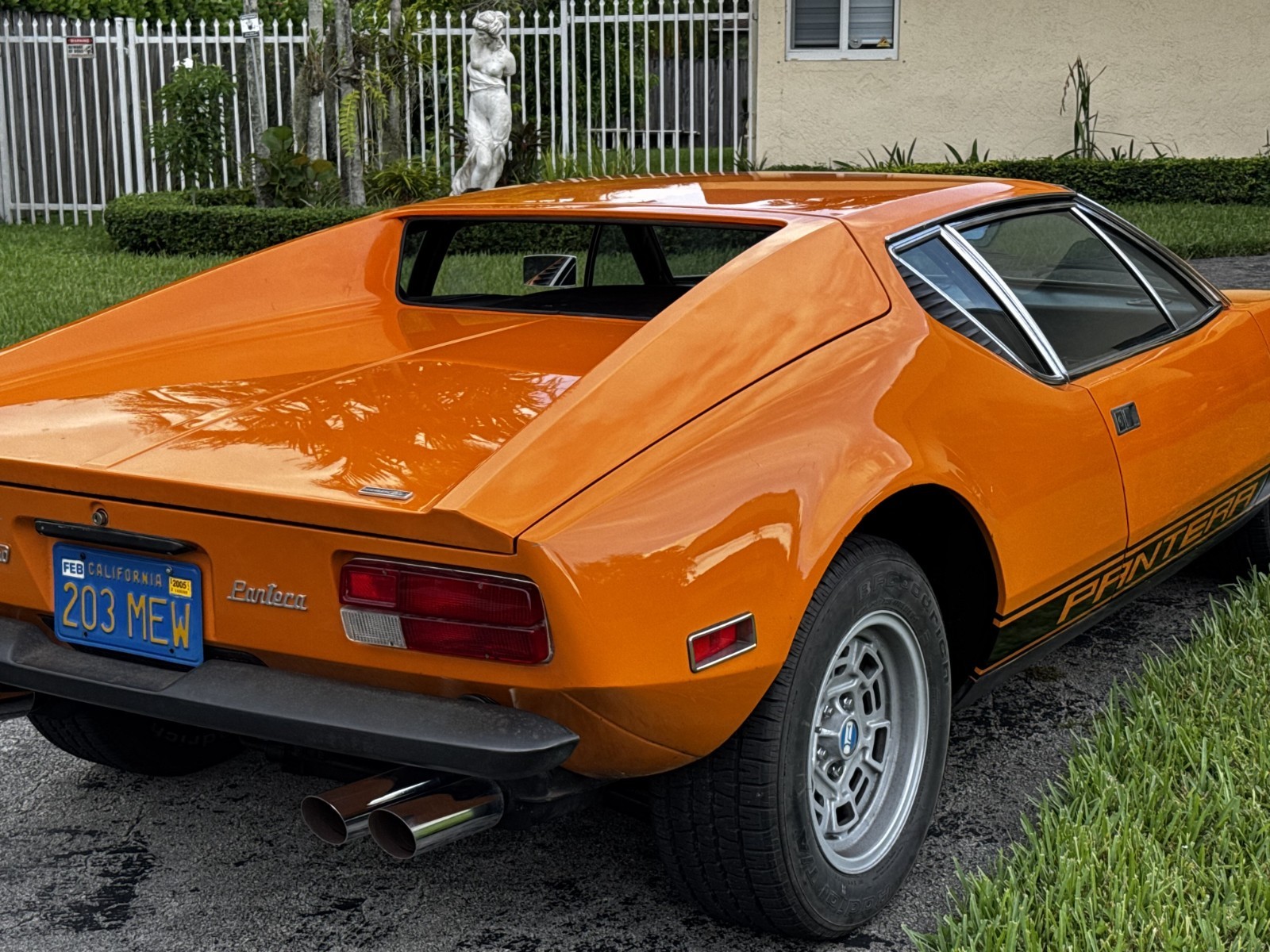 DeTomaso Pantera seat belt buckles DeTomaso Pantera seat belt buckles