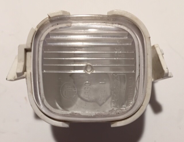1998-2005 General Motors license plate lamp # 15721389