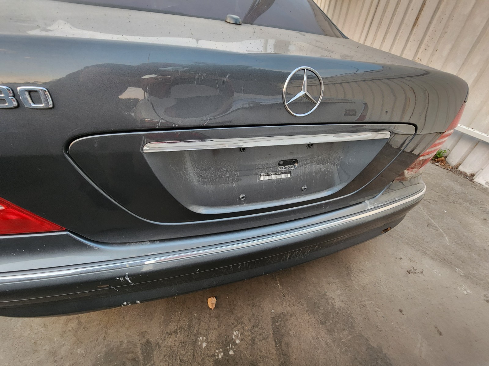 2003 2004 2006 MERCEDES-BENZ W220 S430 S500 S600 REAR LICENSE PLATE BRACKET GRAY 2003 2004 2006 MERCEDES-BENZ W220 S430 S500 S600 REAR LICENSE PLATE BRACKET GRAY
