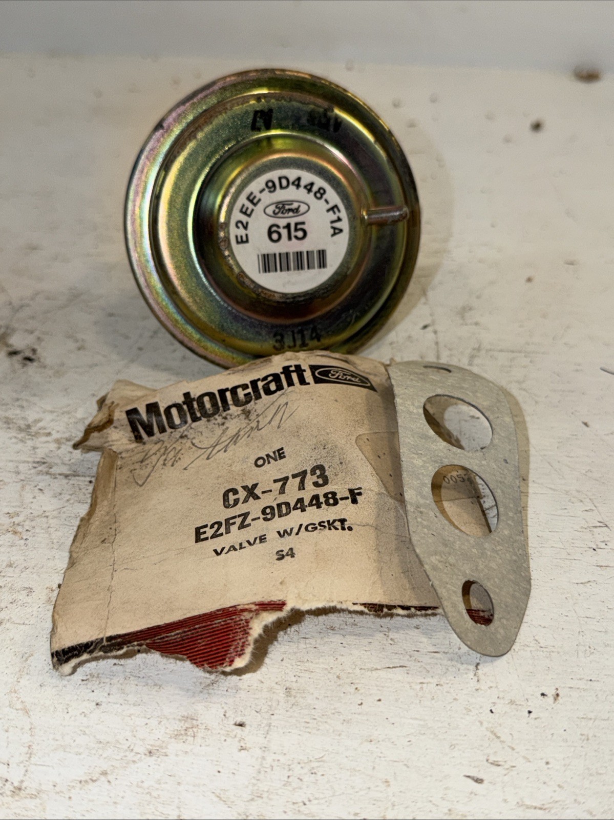 NOS OEM Ford E2FZ-9D448-F EGR BACKPRESSURE VALVE 2.3L HSC Inline 4 Engine Tempo NOS OEM Ford E2FZ-9D448-F EGR BACKPRESSURE VALVE 2.3L HSC Inline 4 Engine Tempo
