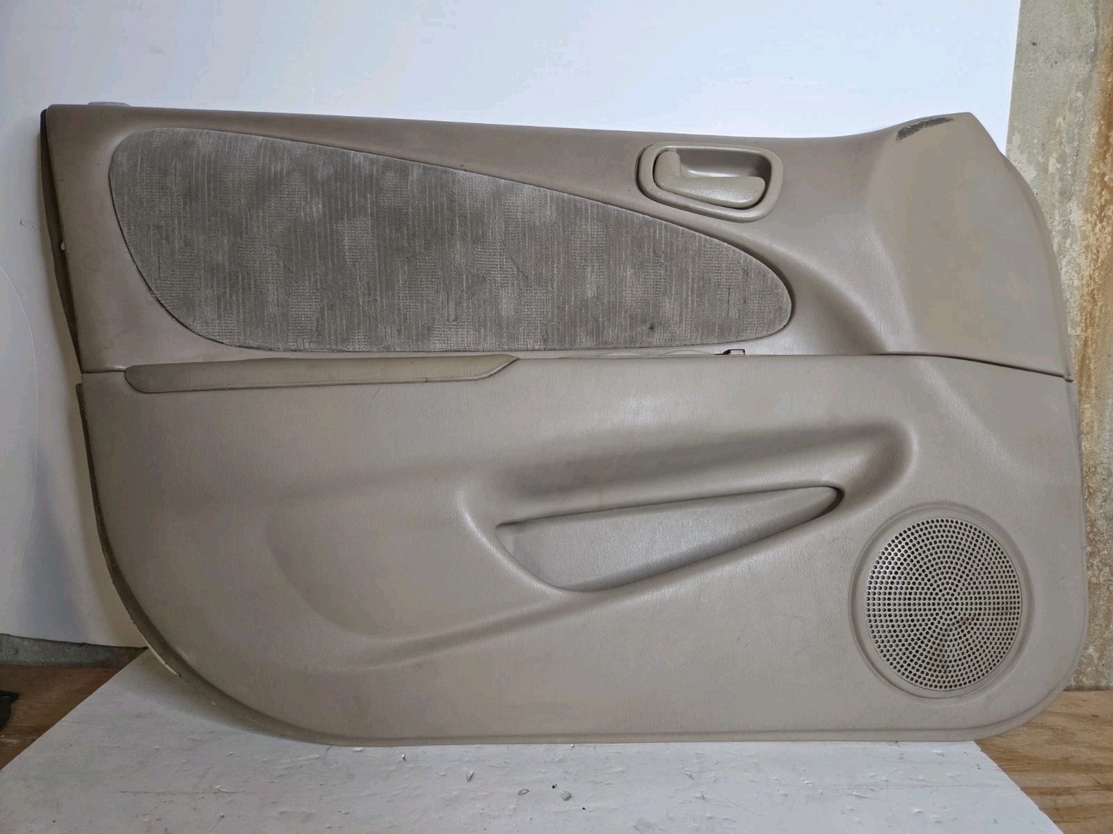 LH 03-08 Toyota Corolla Left Front Driver Door Panel Tan EXCELLENT LH 03-08 Toyota Corolla Left Front Driver Door Panel Tan EXCELLENT