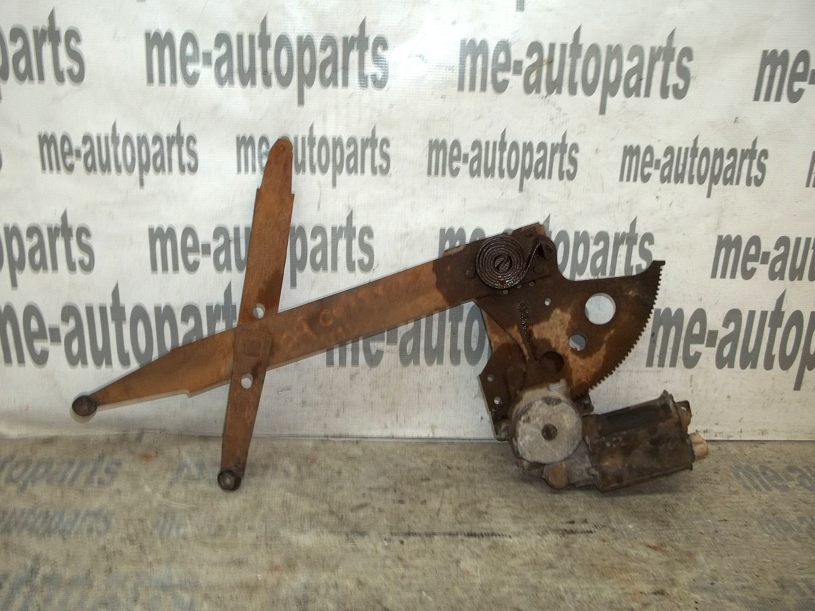 77-79 GM Cadillac Coupe Deville 2-Door Right Passenger Window Regulator Motor