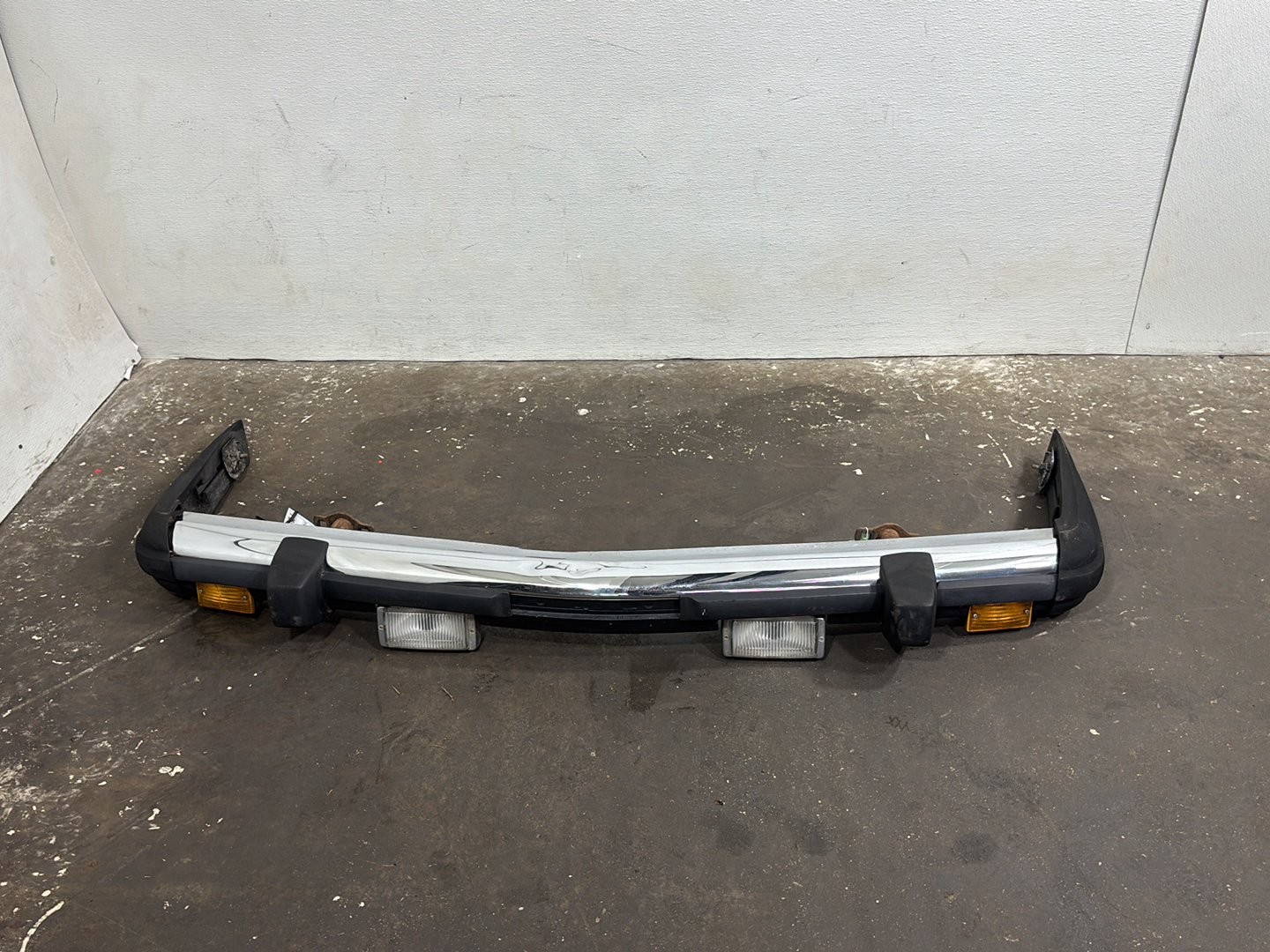 72-89 Mercedes 380SL 350SL 450SLC 450SL Front Bumper Assembly OEM