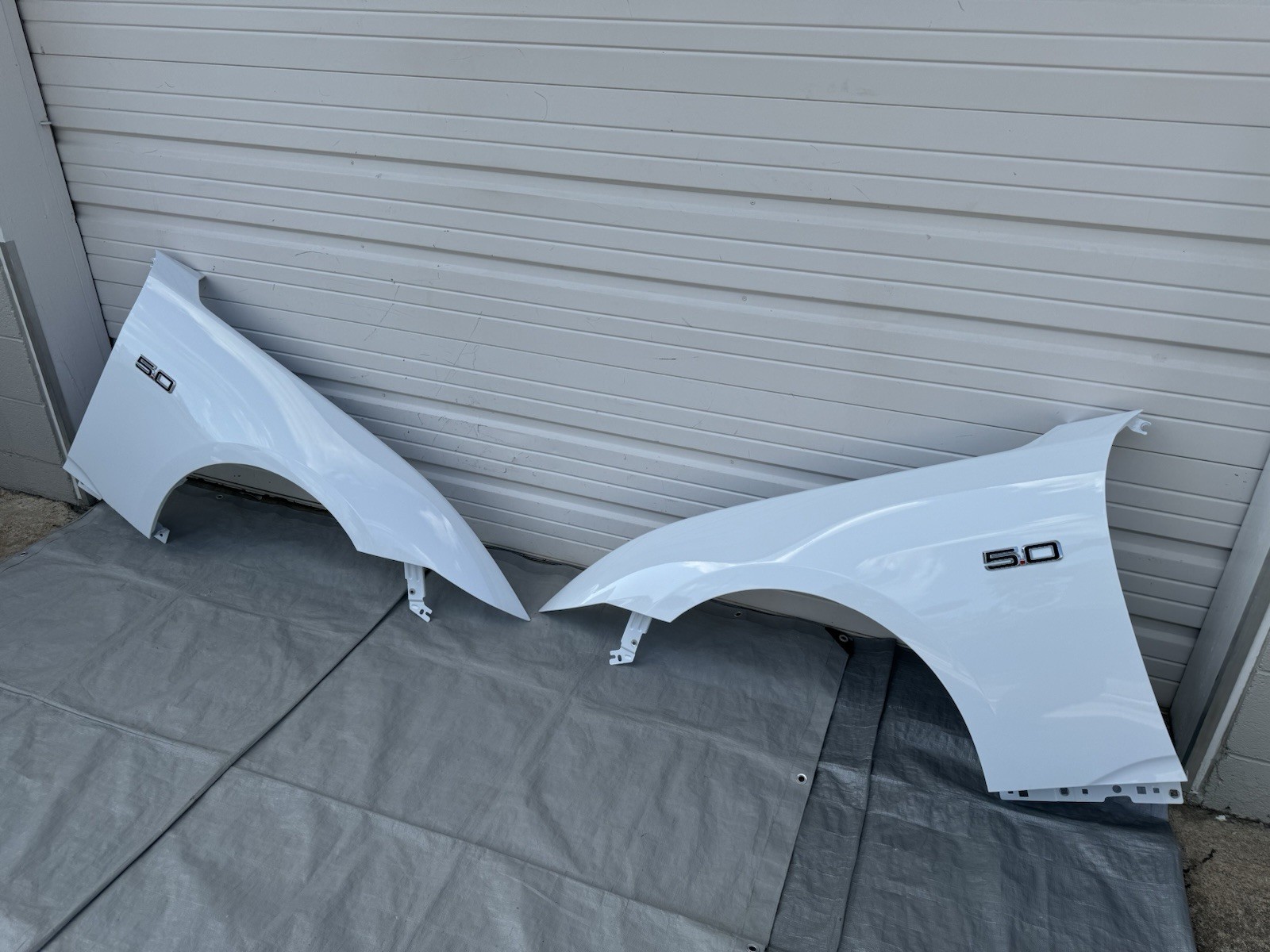NEW 2024 2025 Ford Mustang GT S650 Fenders Set Oxford White OEM * NO SHIPPING *