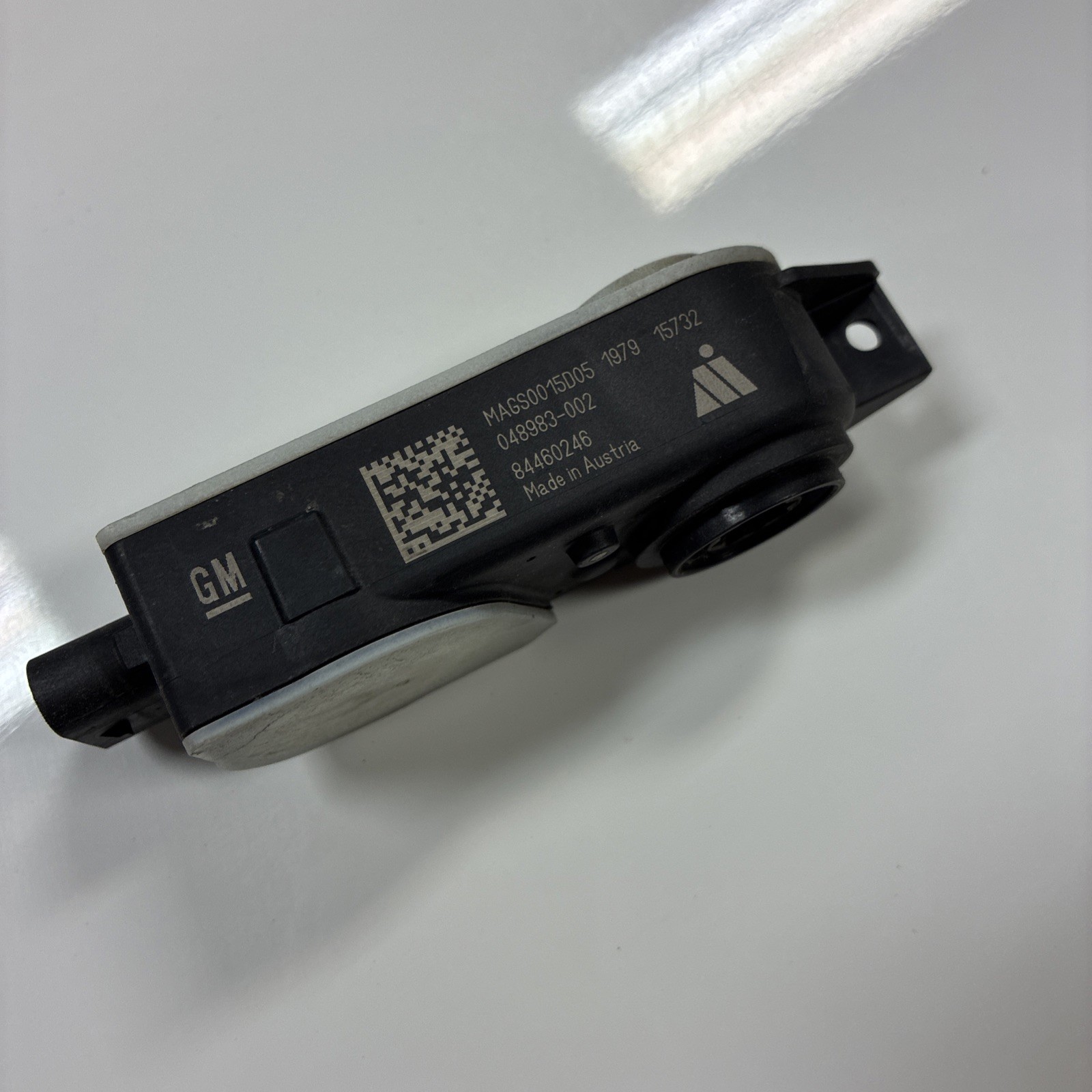 OEM 2018-2024 GMC TERRAIN Chevy Equinox Air Shutter motor 