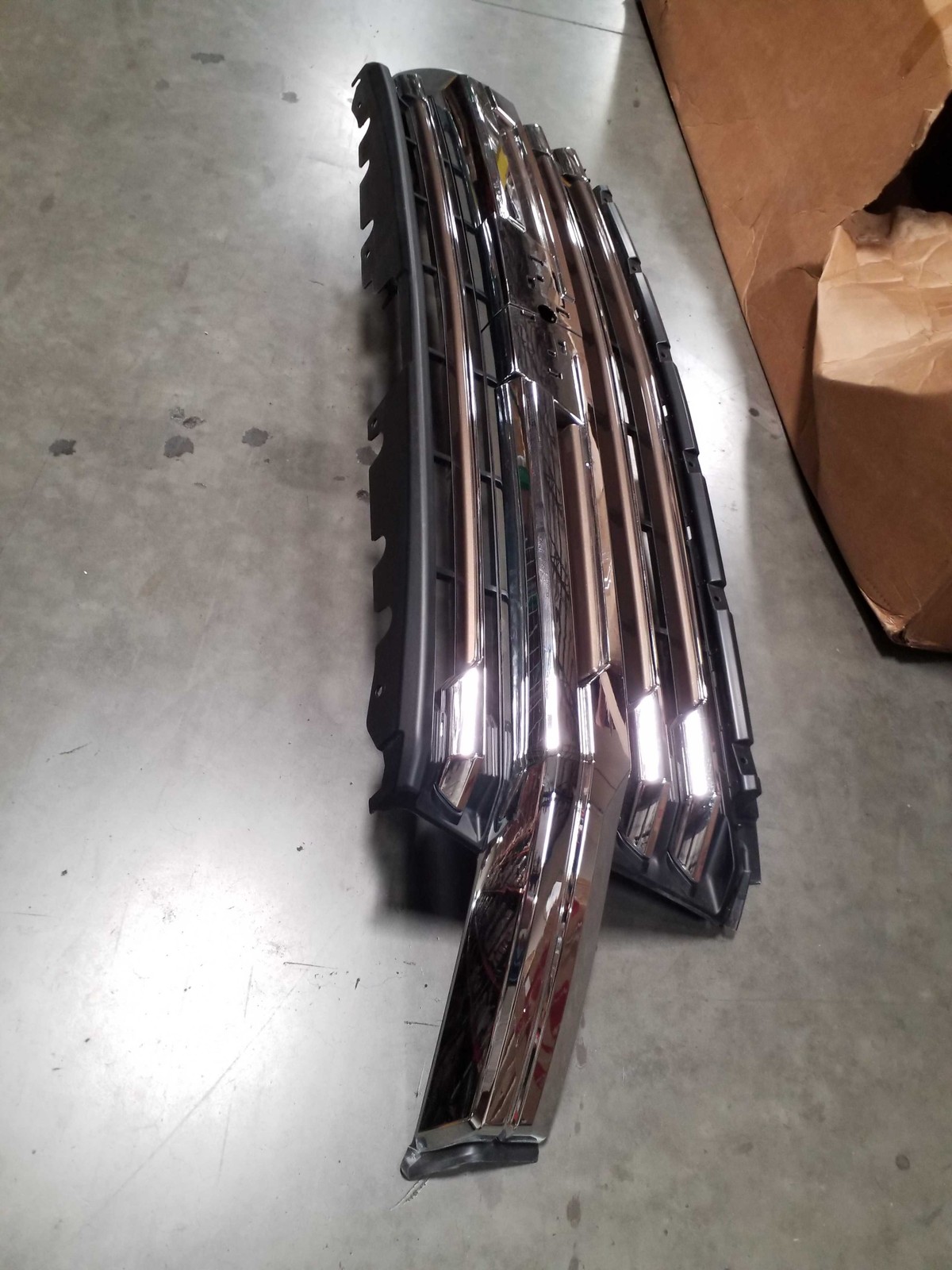 Used Chrome Grille For 2020-2023 Chevrolet Silverado 2500 3500 HD High Country
