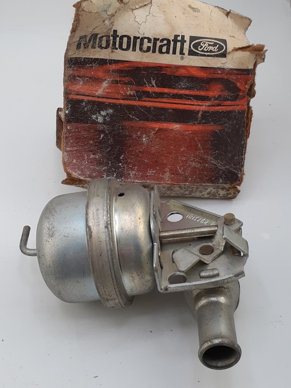 NOS OEM Ford Motorcraft D4DZ-18495-A YG-137 Heater Control Valve NOS OEM Ford Motorcraft D4DZ-18495-A YG-137 Heater Control Valve
