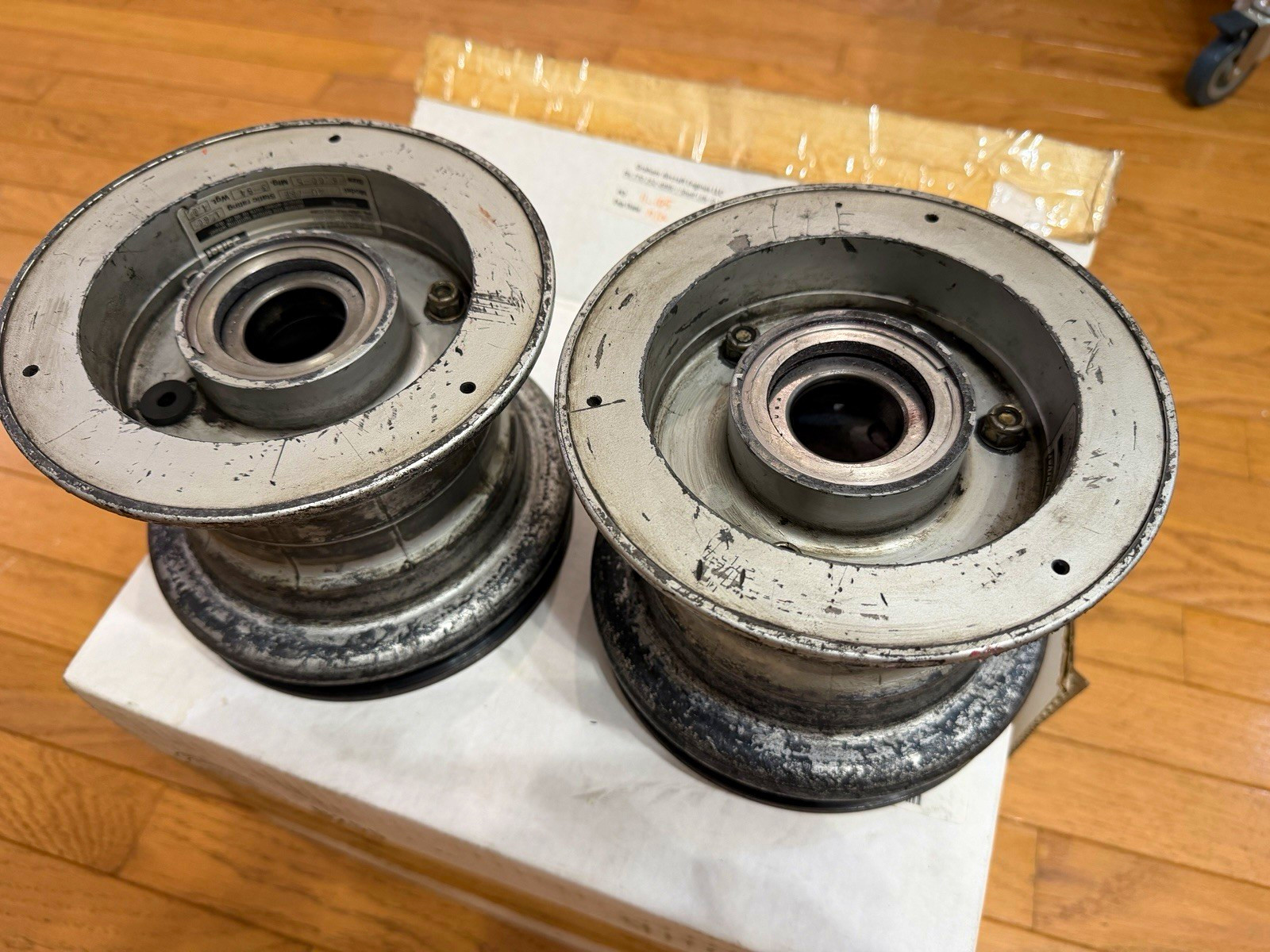 Cleveland Aircraft Wheel Assembly Pair Model 40-78B Size 5.00-5 Cleveland Aircraft Wheel Assembly Pair Model 40-78B Size 5.00-5