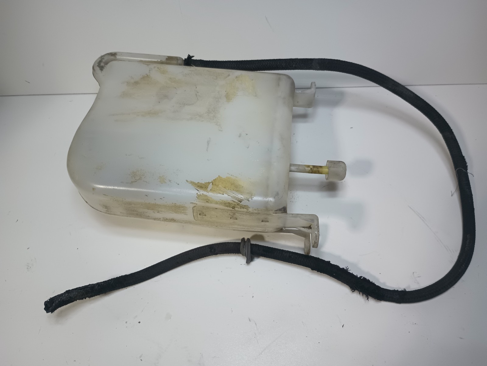 90-98 OEM Mercedes R129 300SL 500SL SL320 SL500 Coupe Coolant Expansion Tank 90-98 OEM Mercedes R129 300SL 500SL SL320 SL500 Coupe Coolant Expansion Tank