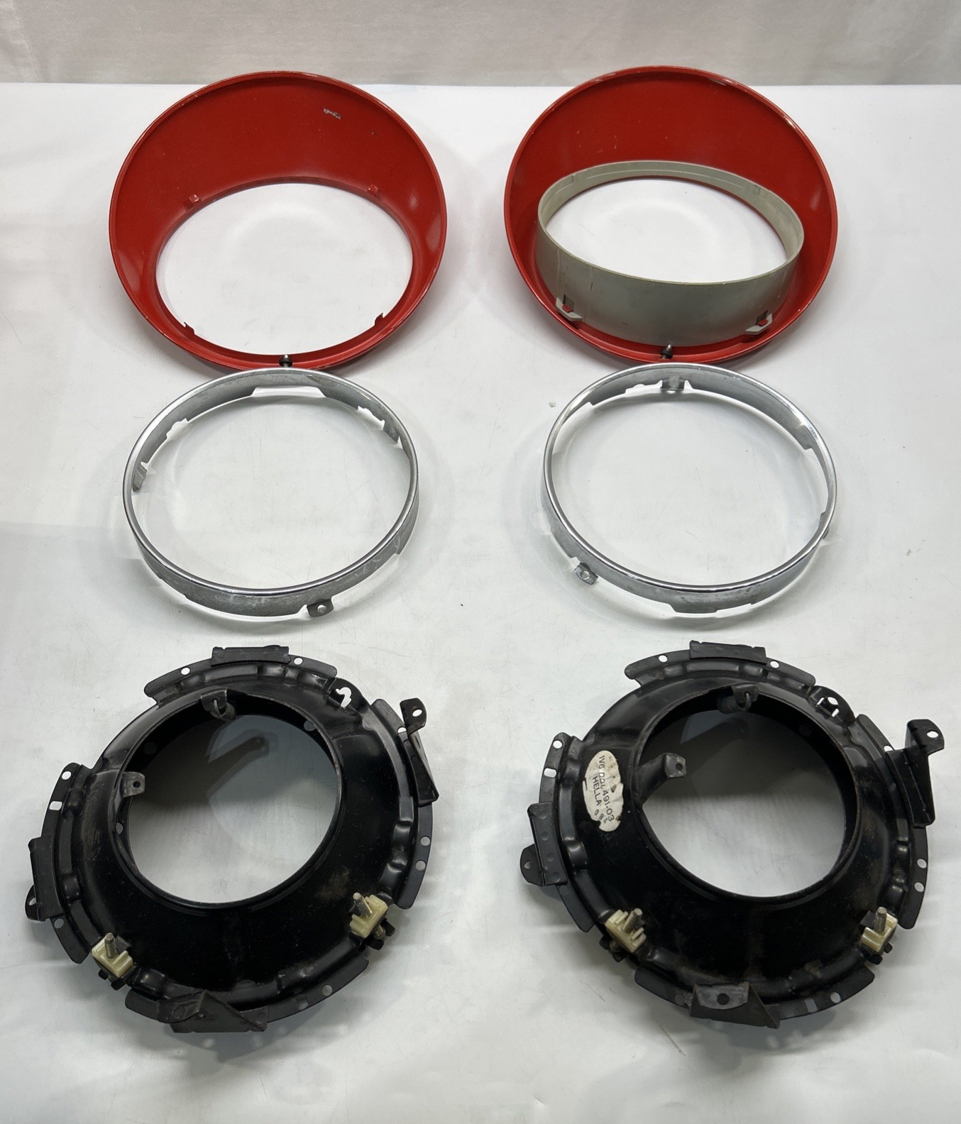 1978-86 Porsche 911 930 Sugar Scoop Headlight Rims Pair Guard Red Surround HELLA 1978-86 Porsche 911 930 Sugar Scoop Headlight Rims Pair Guard Red Surround HELLA