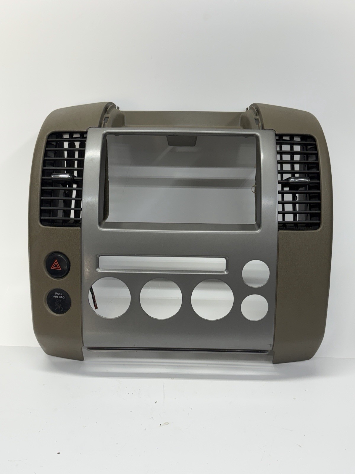 2005 2006 2007 NISSAN PATHFINDER RADIO BEZEL TAN/SILVER READ Has Chip 2005 2006 2007 NISSAN PATHFINDER RADIO BEZEL TAN/SILVER READ Has Chip