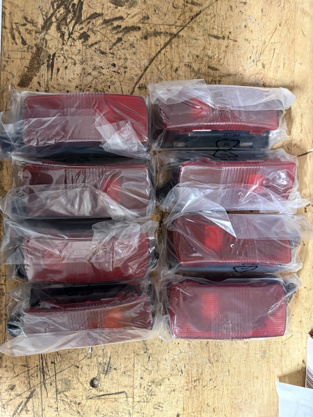GRAKON GNI-4088-R Courtesy Lamp, Red, Semi Truck. Total Lot Of 8 Complete Lights GRAKON GNI-4088-R Courtesy Lamp, Red, Semi Truck. Total Lot Of 8 Complete Lights