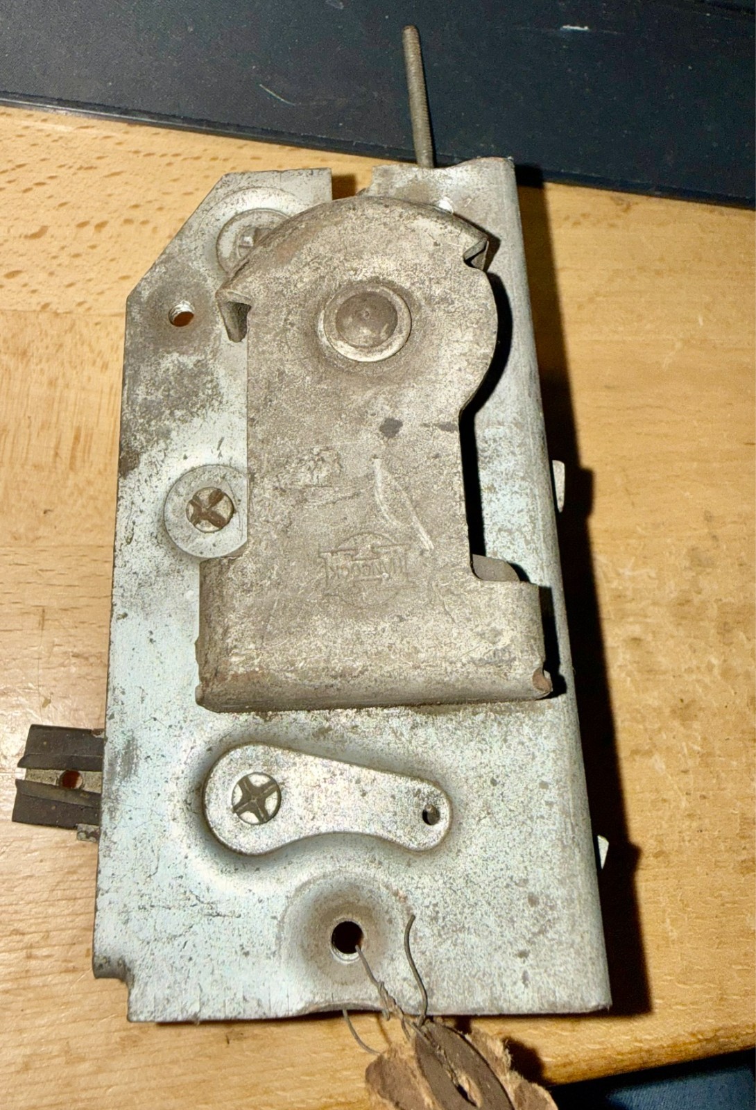 1962-63 Plymouth Dodge B-body MoPar RH Door Lock Latch Fury Belvedere 330 Reg