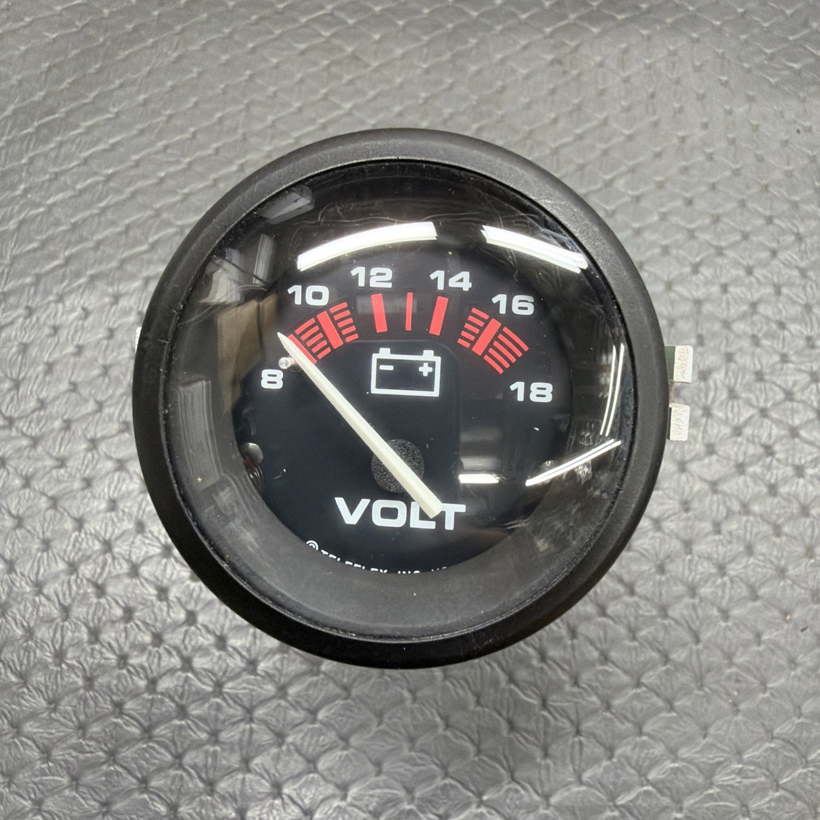 Sierra 57901P Amega Voltmeter 8-18 Volts Teleflex Black Sierra 57901P Amega Voltmeter 8-18 Volts Teleflex Black