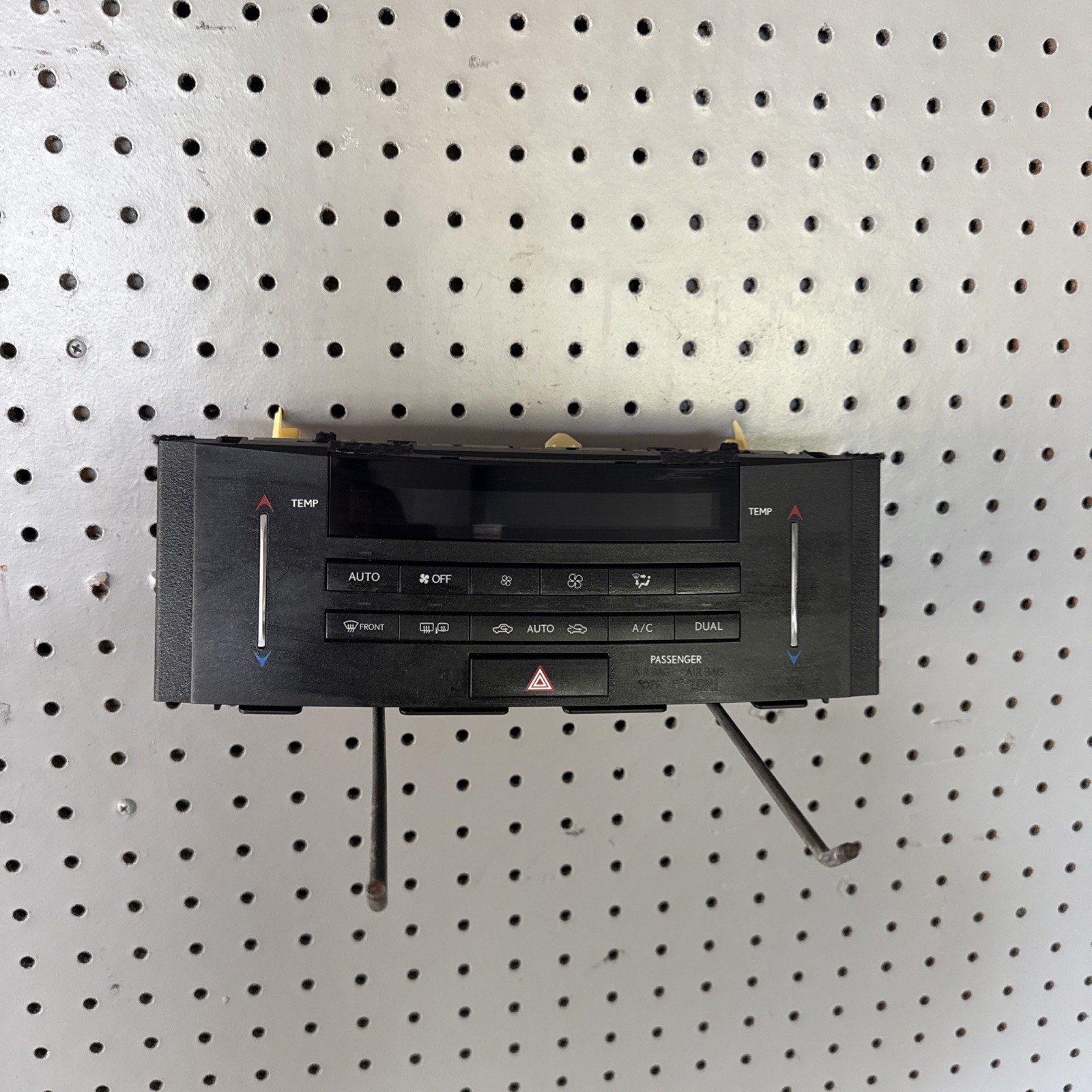 2015-2017 LEXUS RC-F FRONT AC HEAT TEMPERATURE CLIMATE CONTROL PANEL 55900-24500