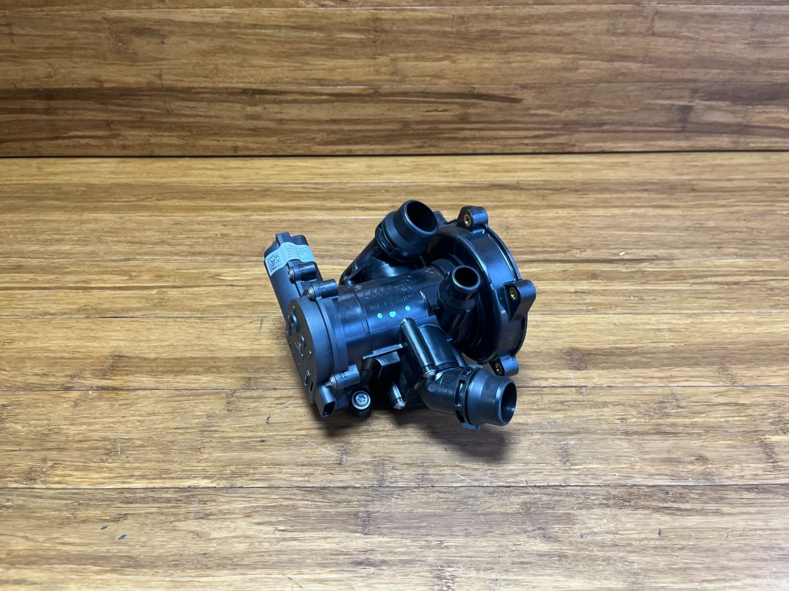 2018-2026 Audi A5 B9 2.0L Engine Water Pump Thermostat Genuine 06L121111P OEM