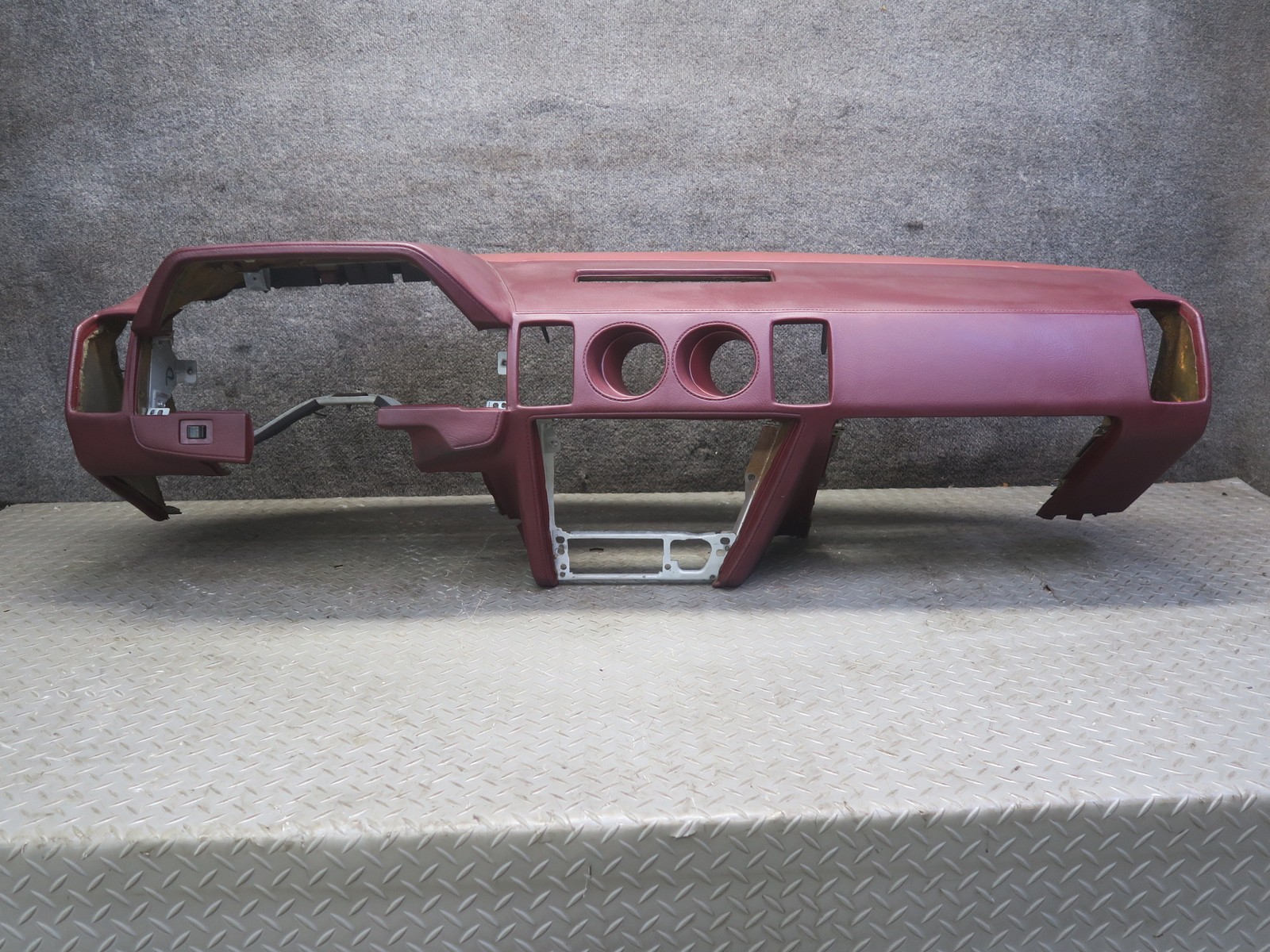 85-87 NISSAN Z31 300ZX NA DASHBOARD DASH INSTRUMENT TRIM PANEL COVER RED OEM
