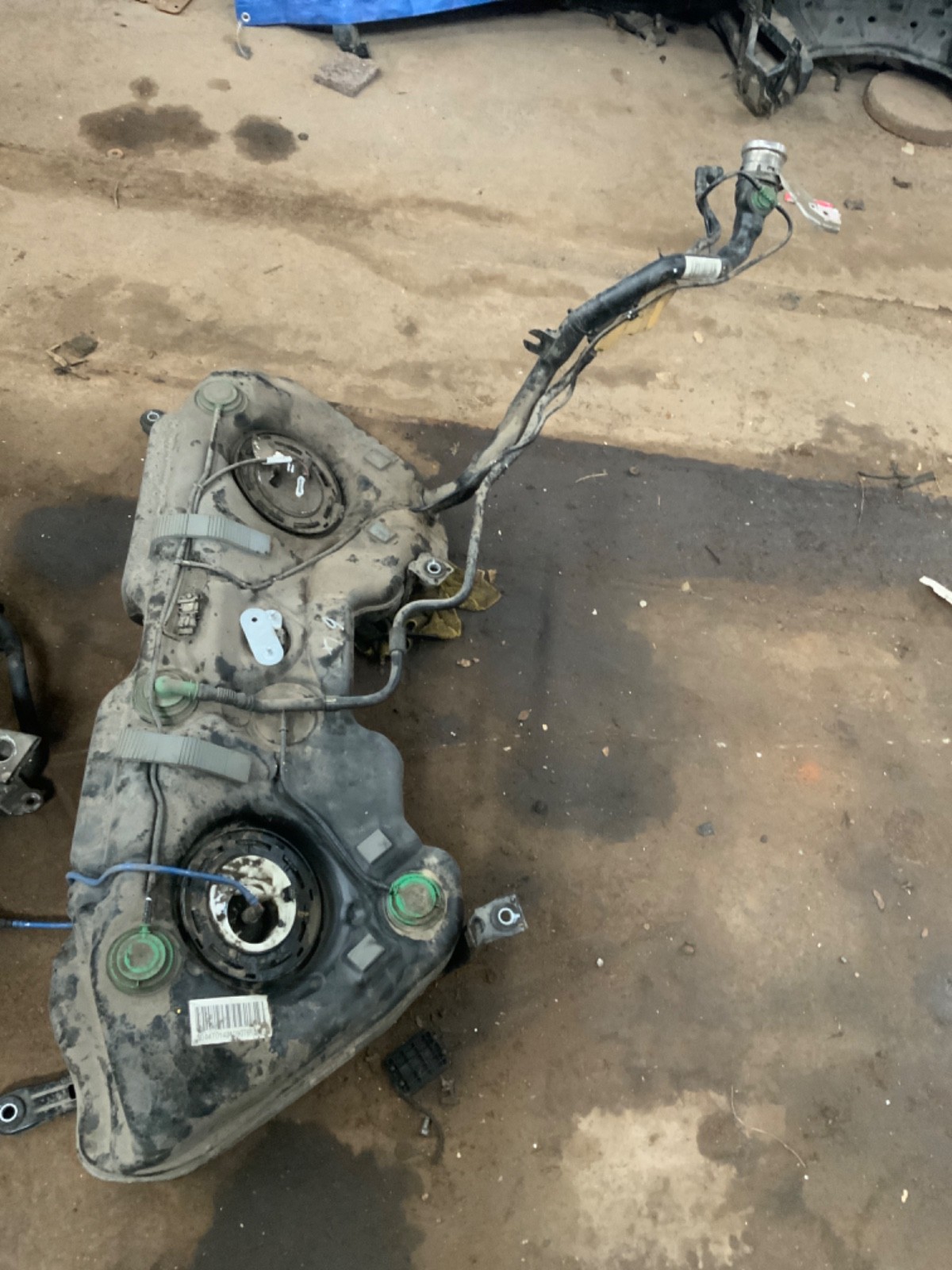 2008-2014 MERCEDES-BENZ W204 C300 C350 C250 FUEL GAS TANK OEM PICKUP ONLY
